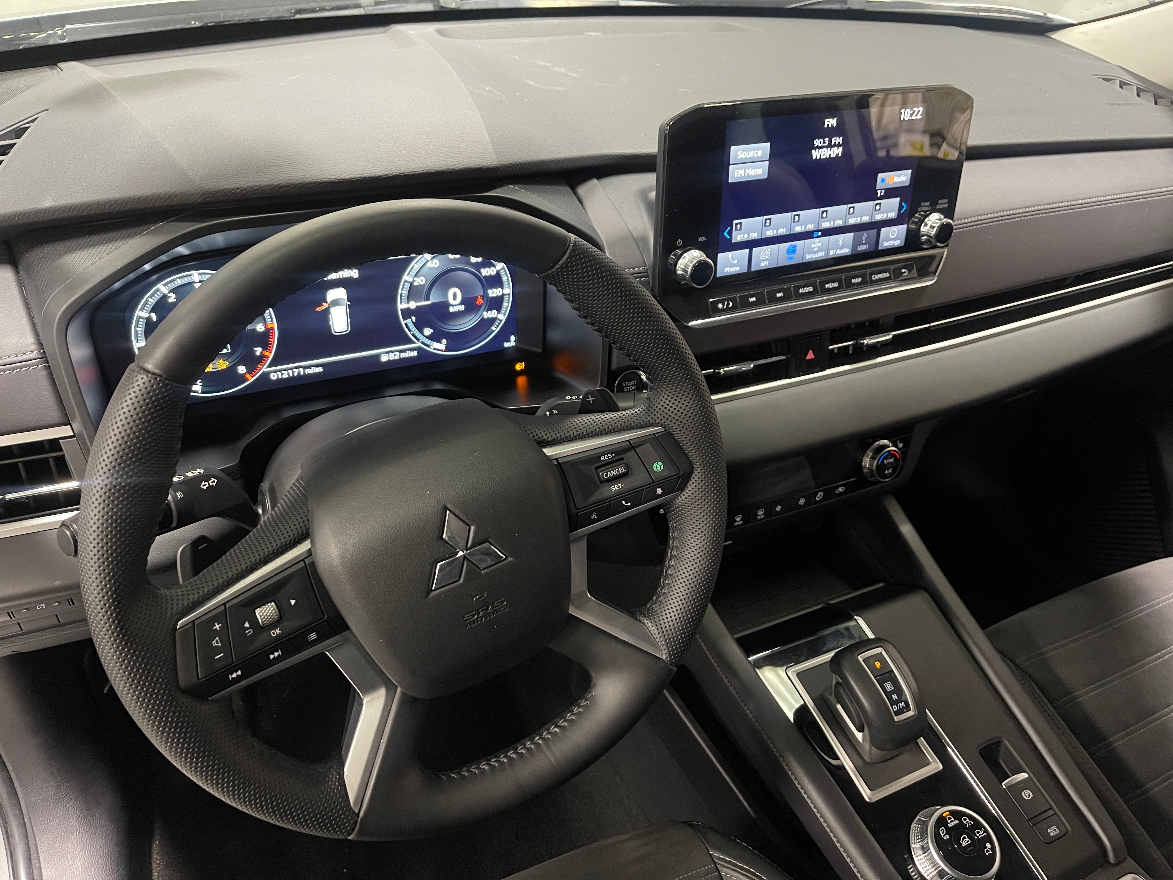 2023 Mitsubishi Outlander SE 2