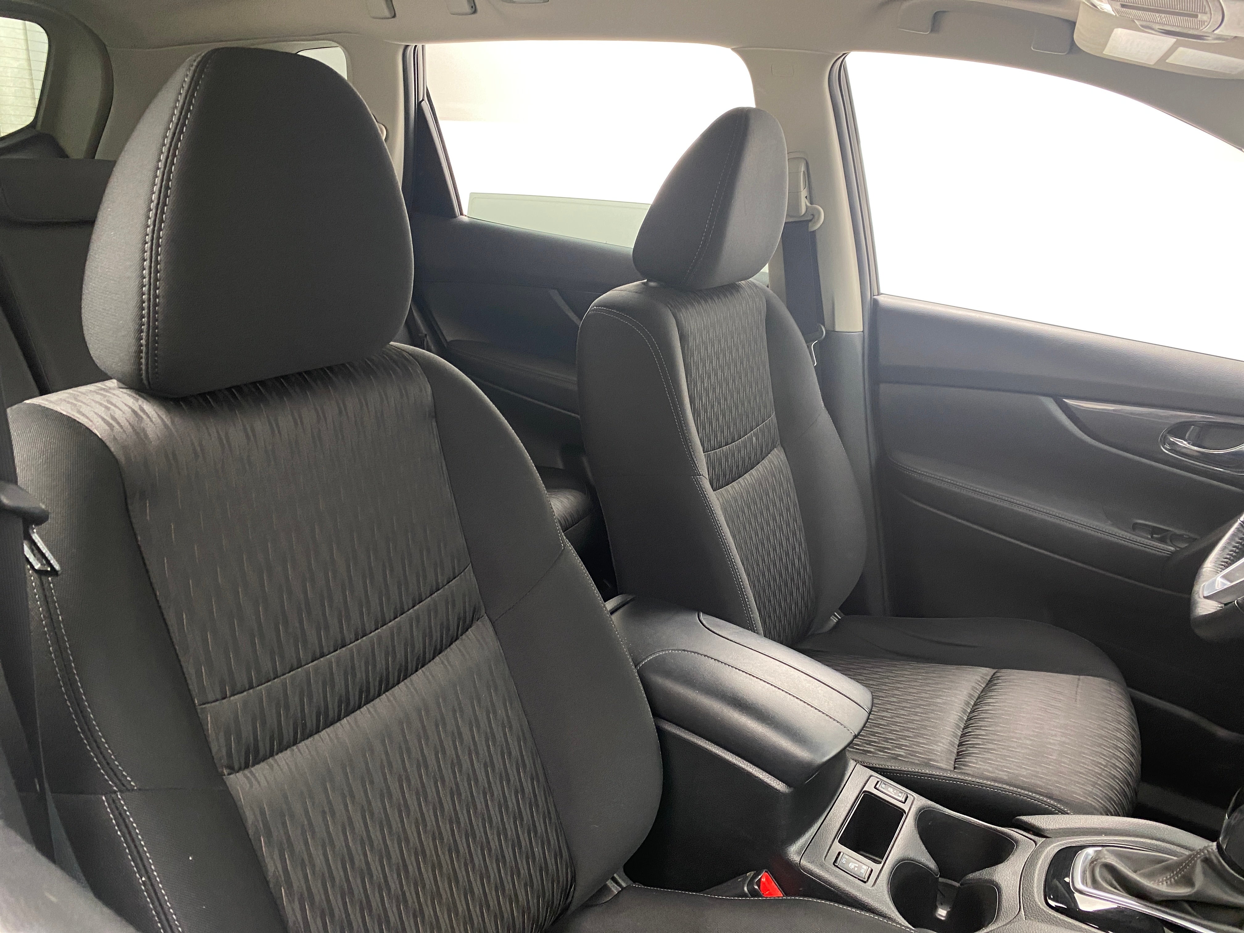2018 Nissan Rogue SV 2
