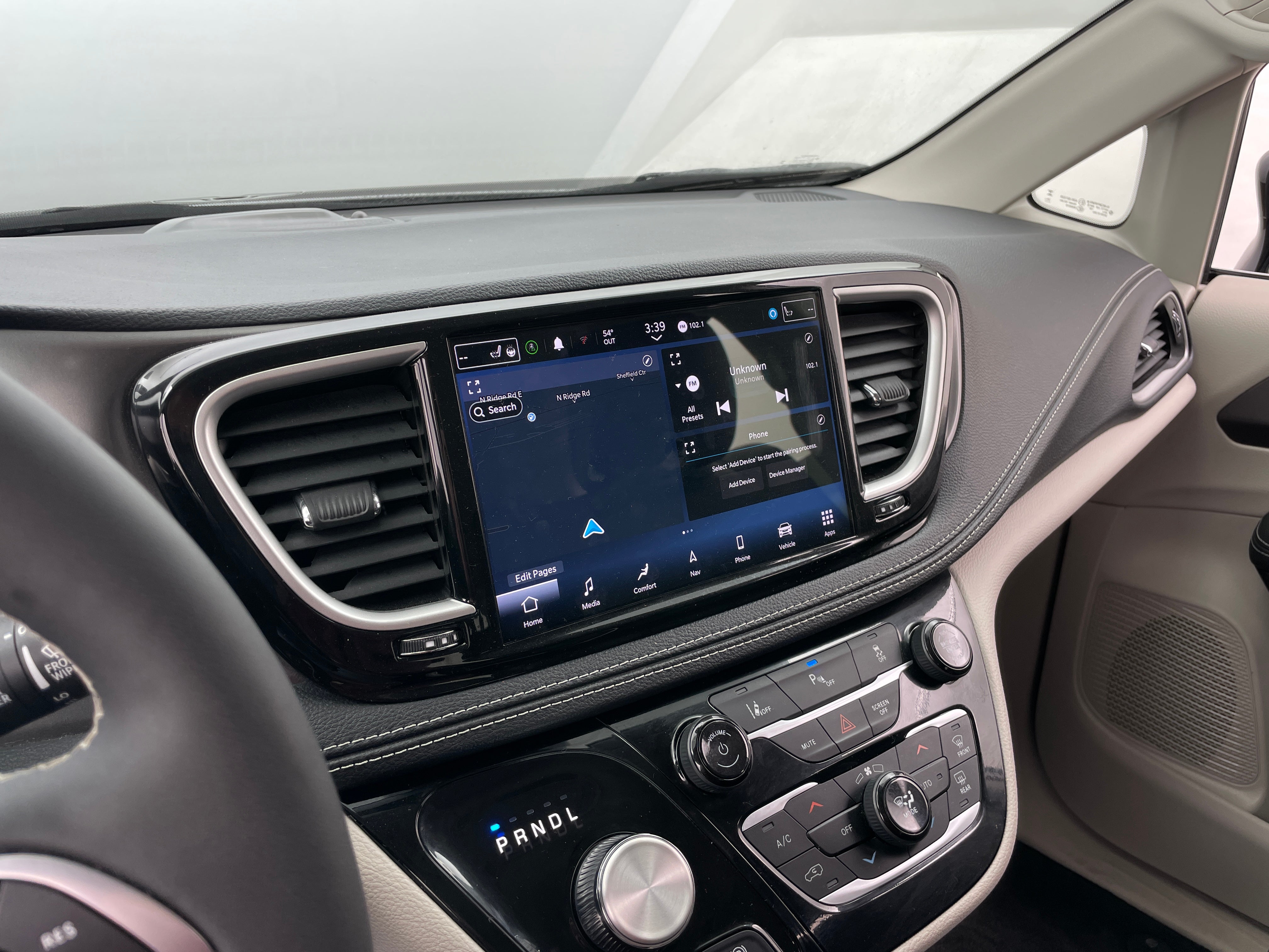 2024 Chrysler Pacifica Hybrid Select 3