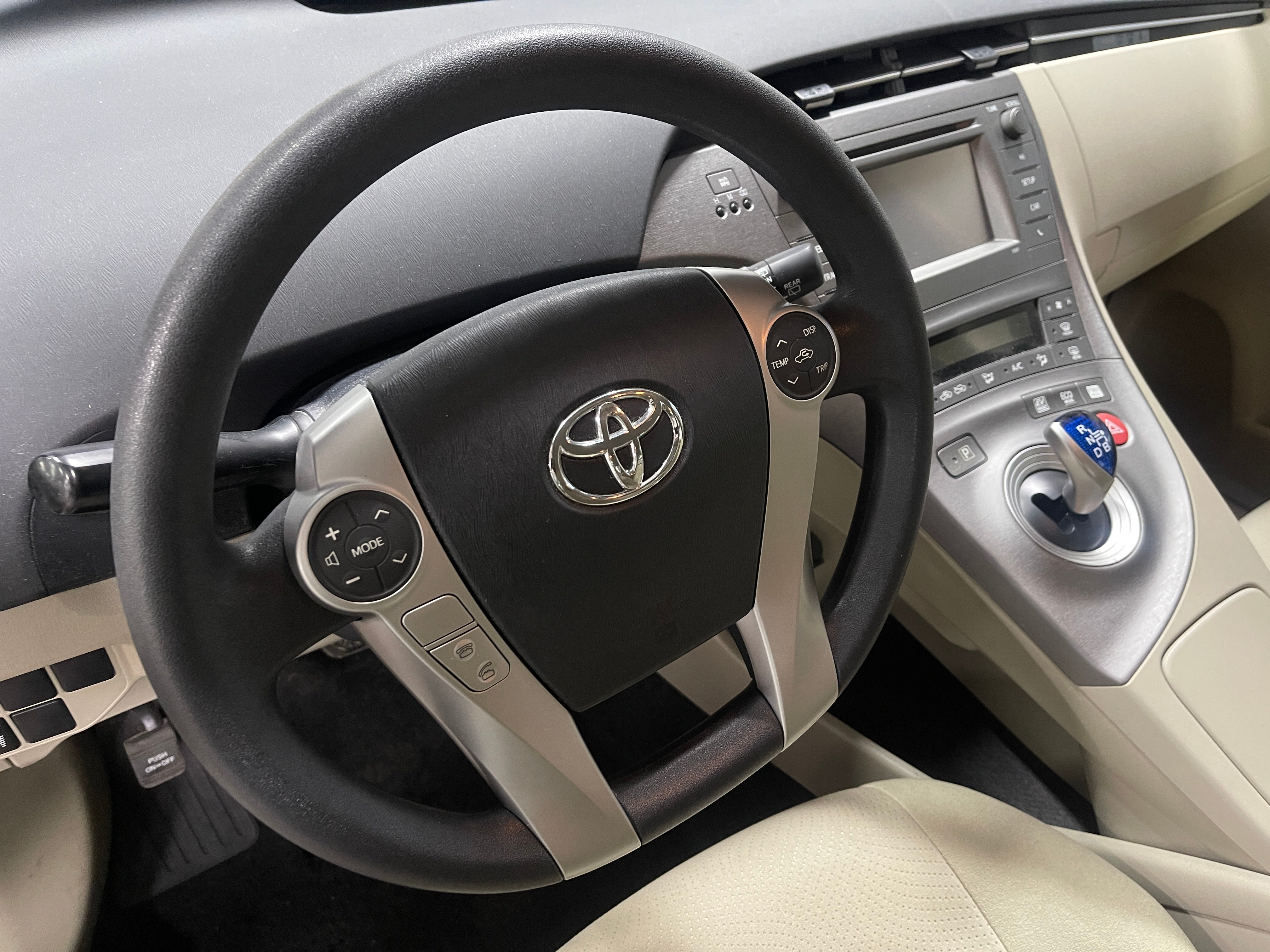 2014 Toyota Prius Two 5