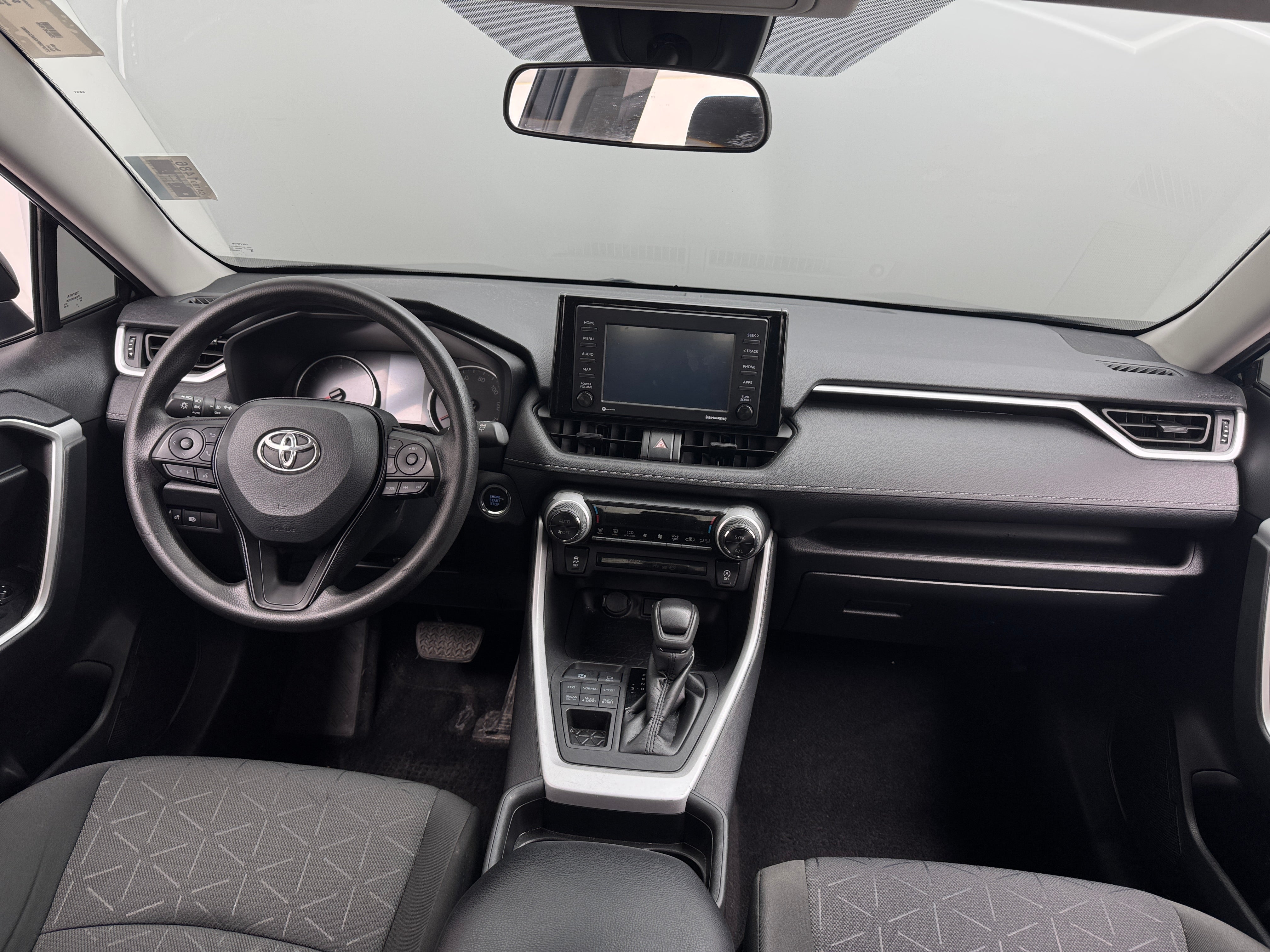 2021 Toyota RAV4 XLE 3