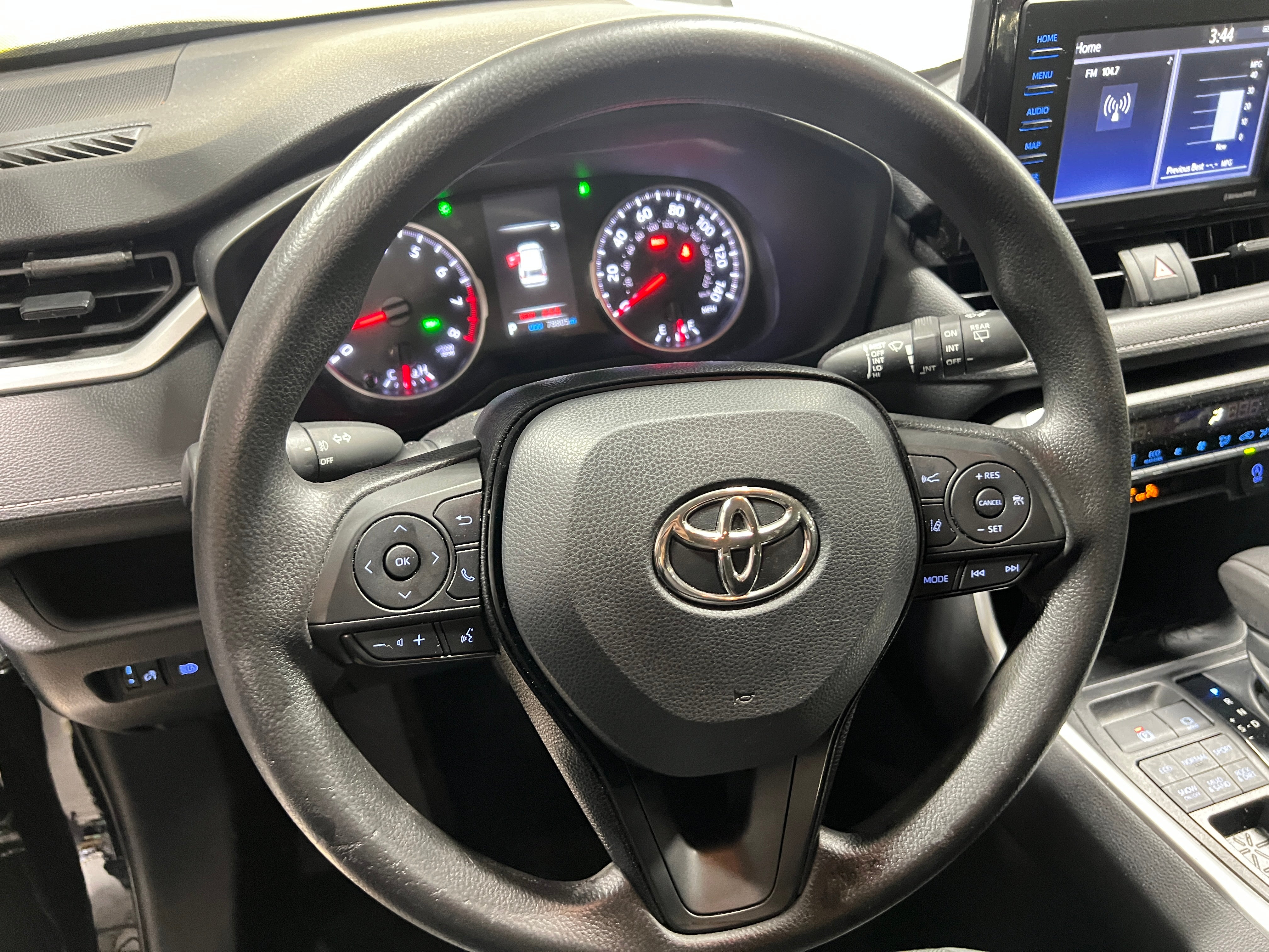 2021 Toyota RAV4 XLE 5