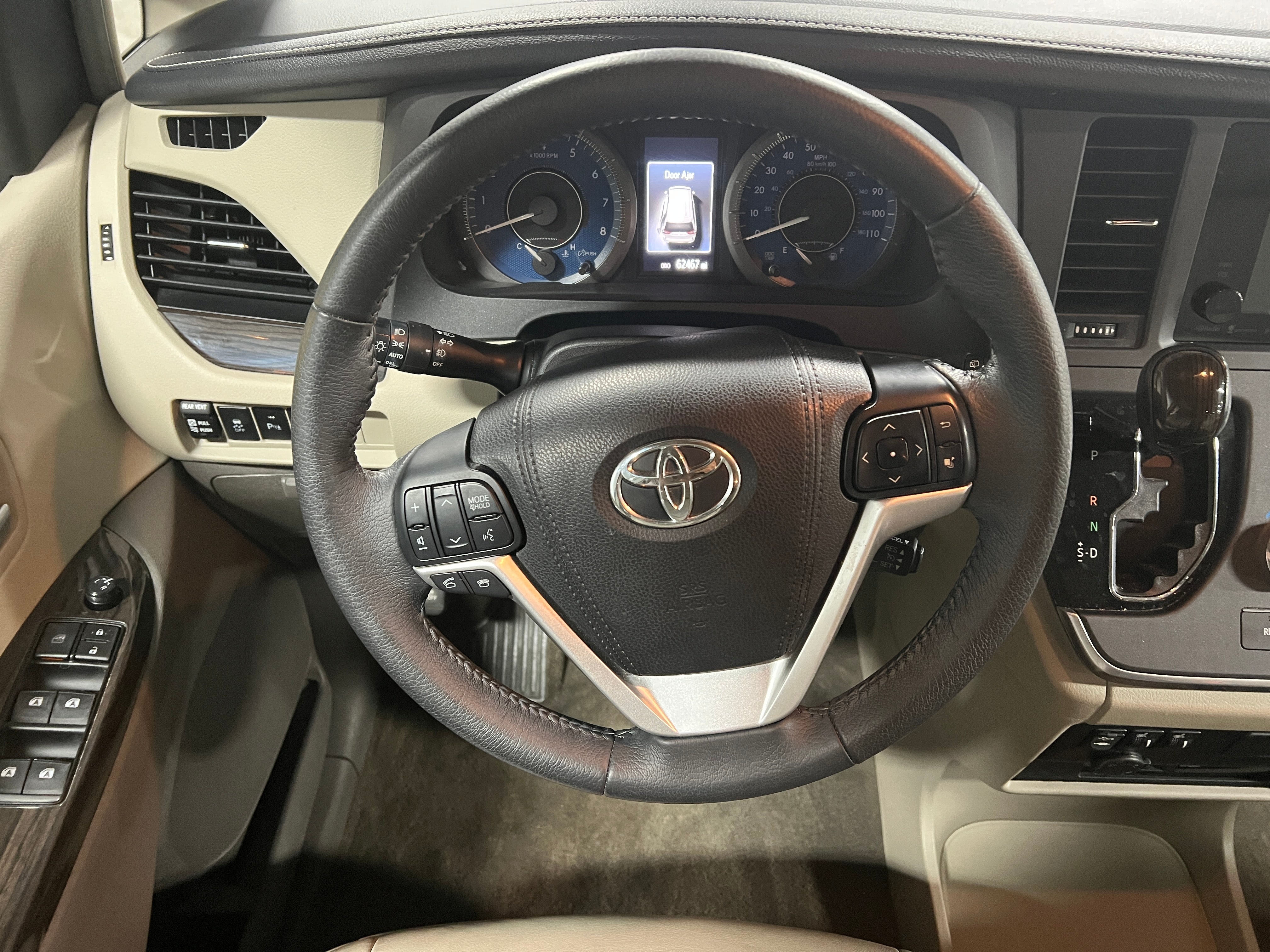 2017 Toyota Sienna XLE Premium 4