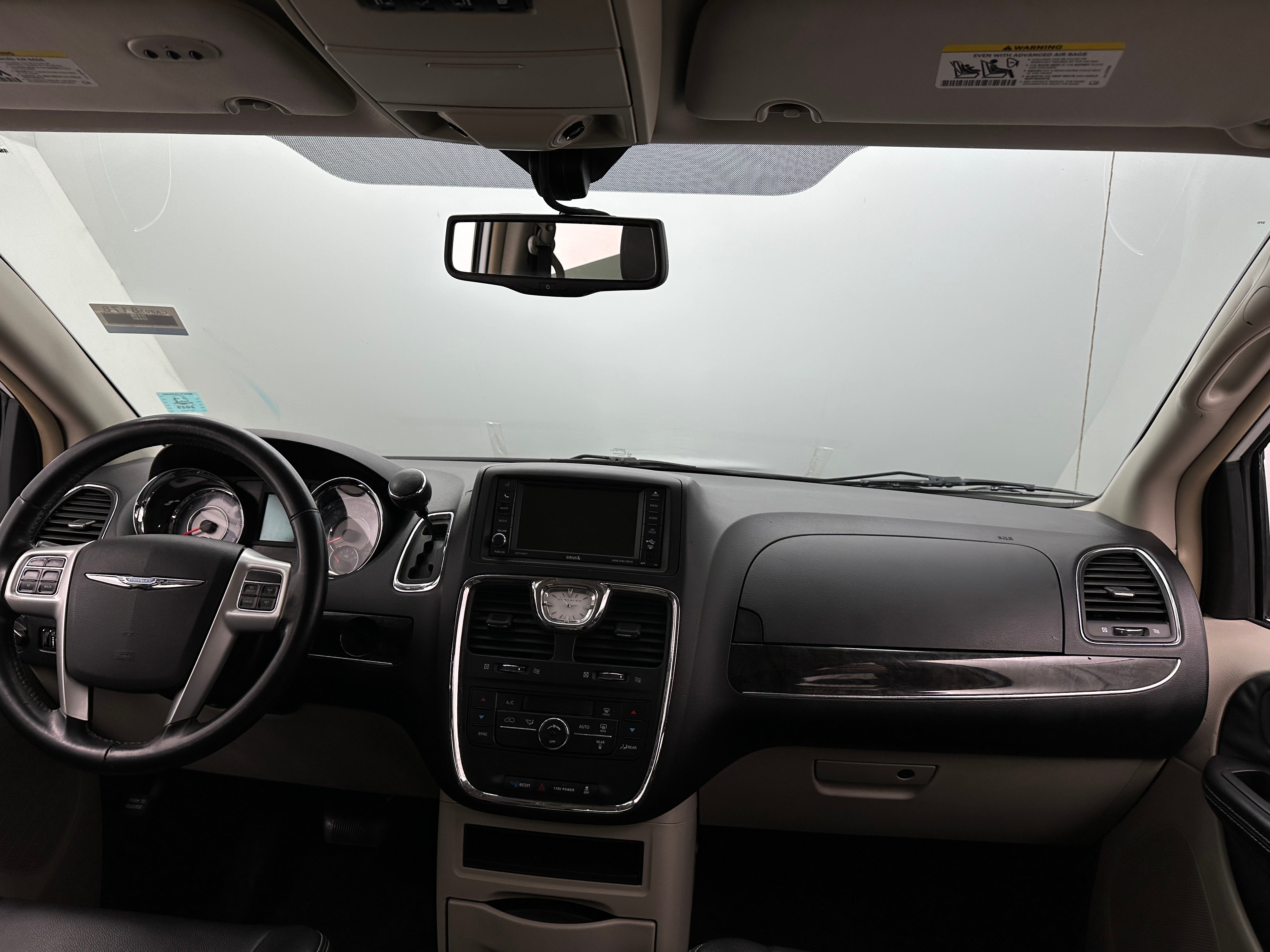 2015 Chrysler Town & Country Touring 2