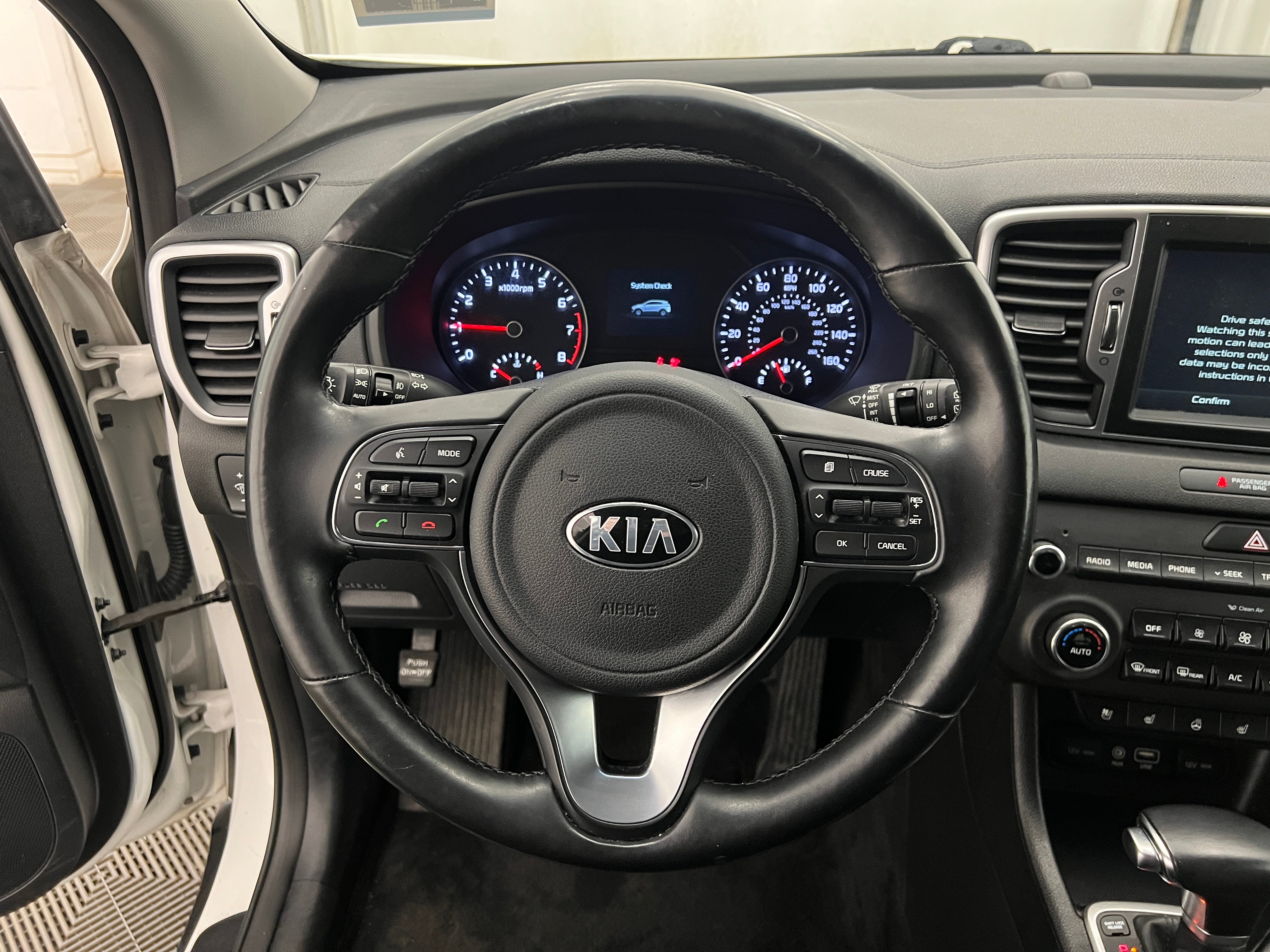 2017 Kia Sportage EX 4