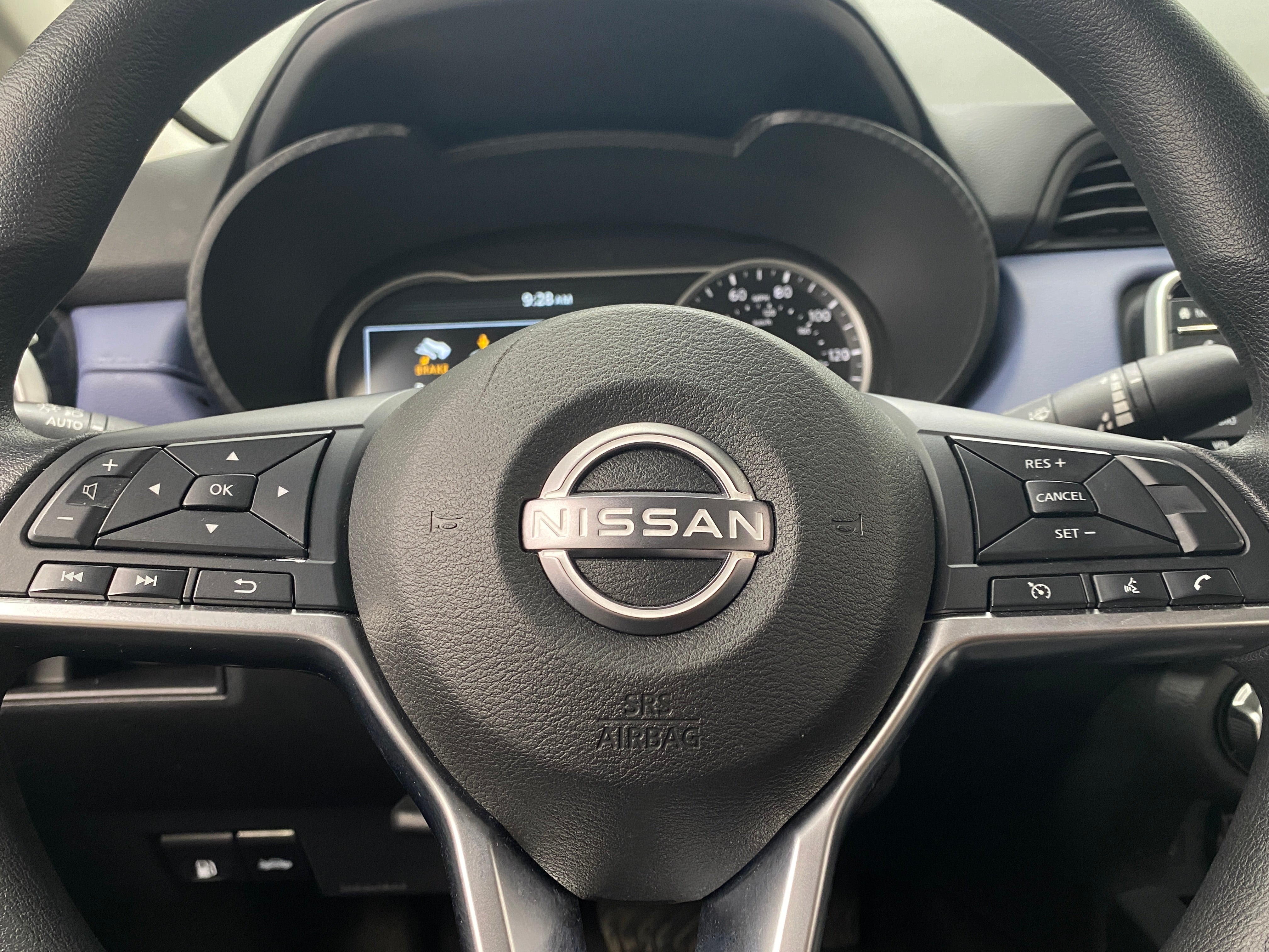 2023 Nissan Versa SV 5