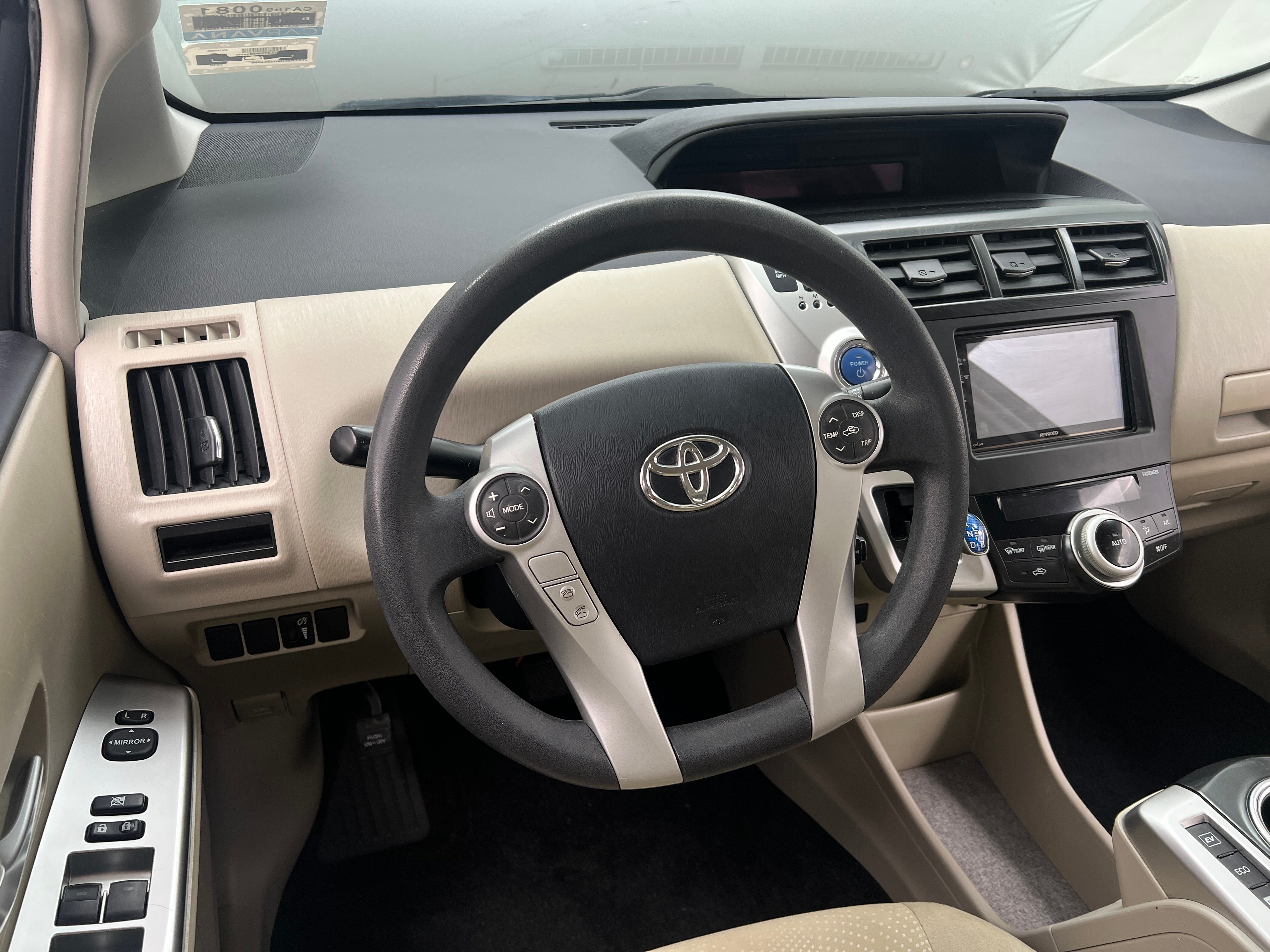 2013 Toyota Prius v Two 5