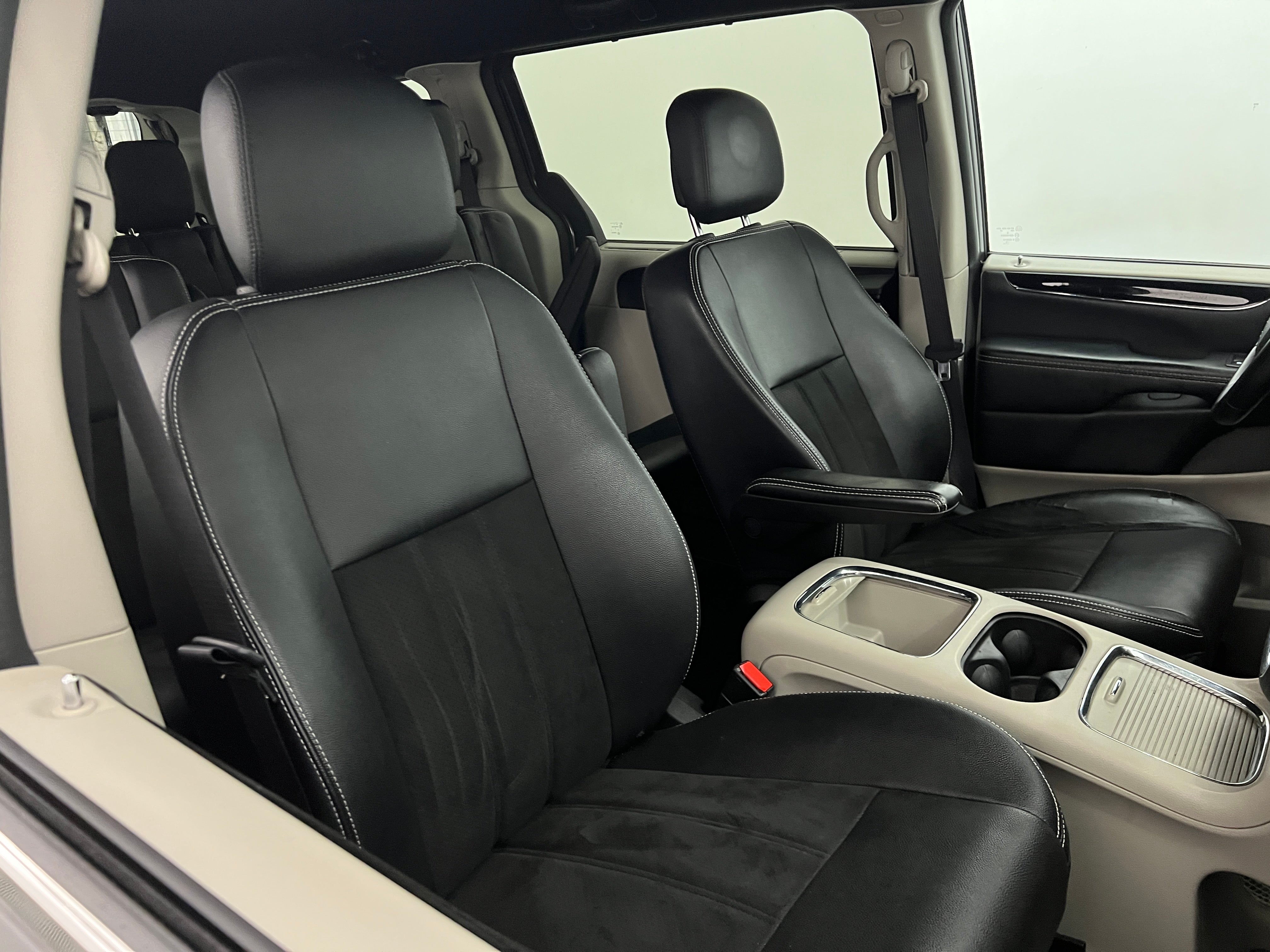 2019 Dodge Grand Caravan SXT 2