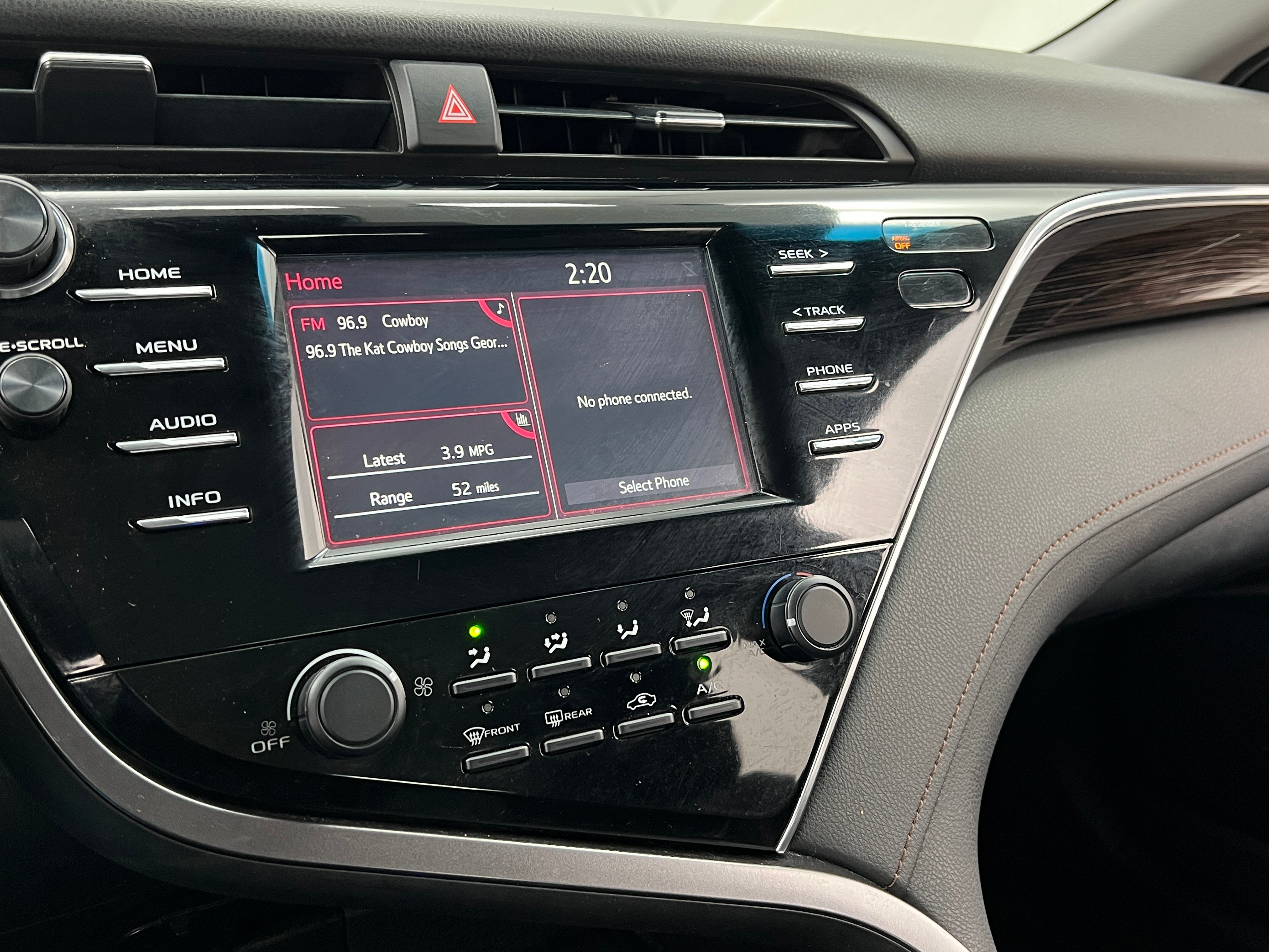 2018 Toyota Camry LE 4