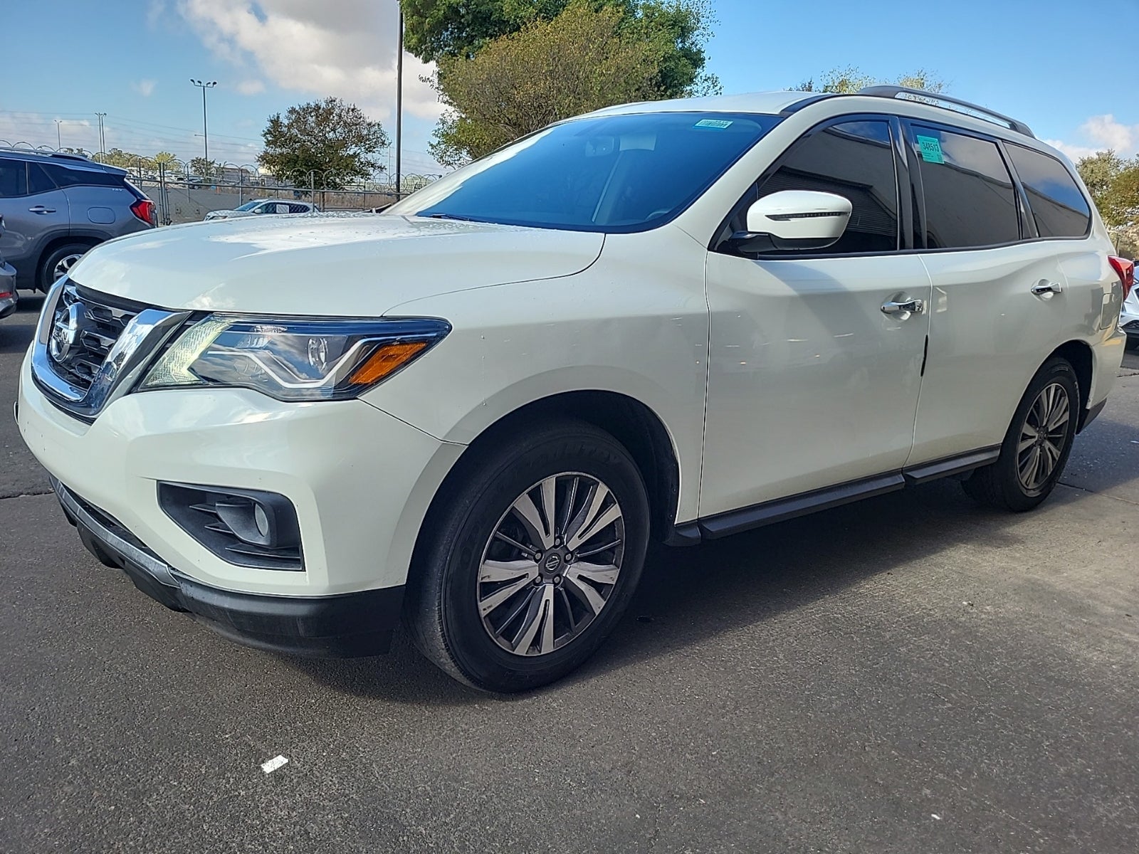 2019 Nissan Pathfinder SV