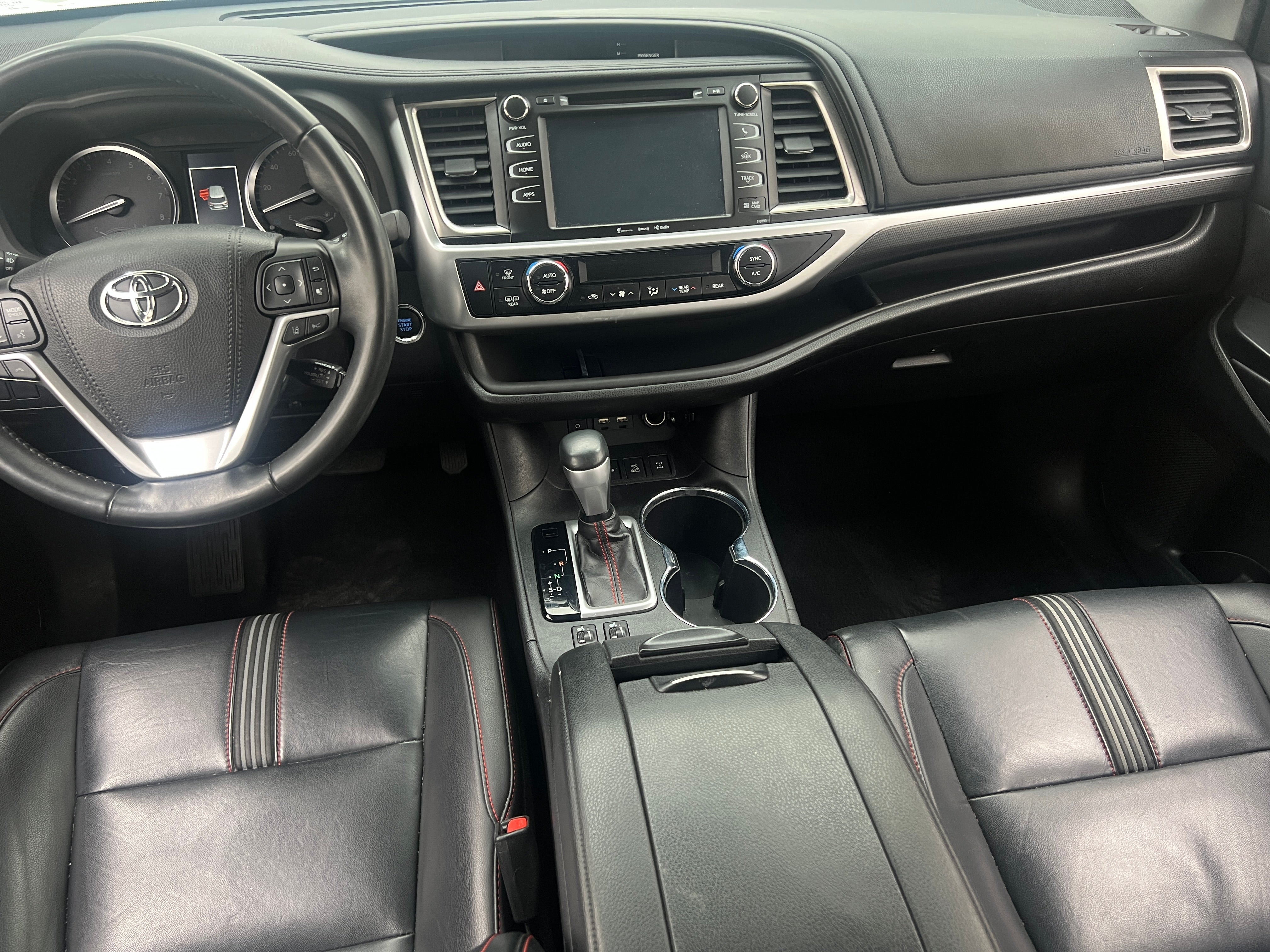 2019 Toyota Highlander SE 2