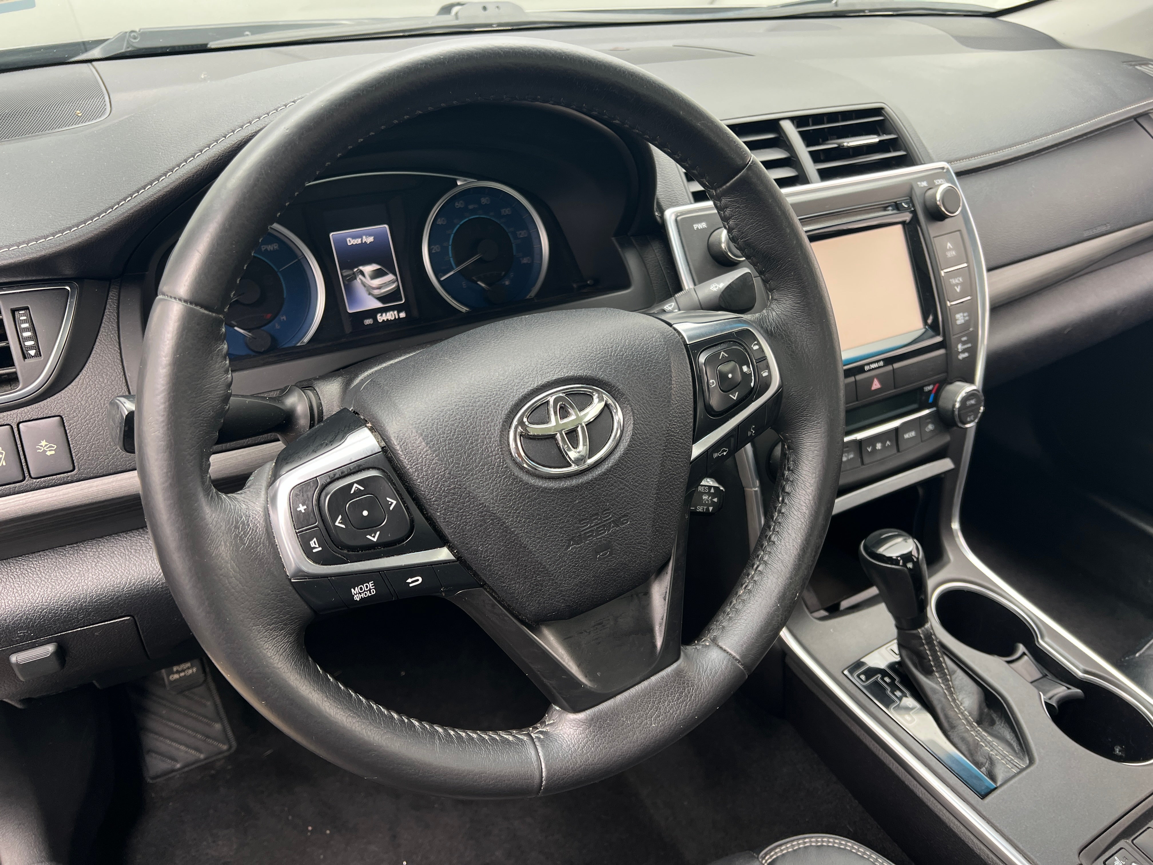 2017 Toyota Camry XLE 4