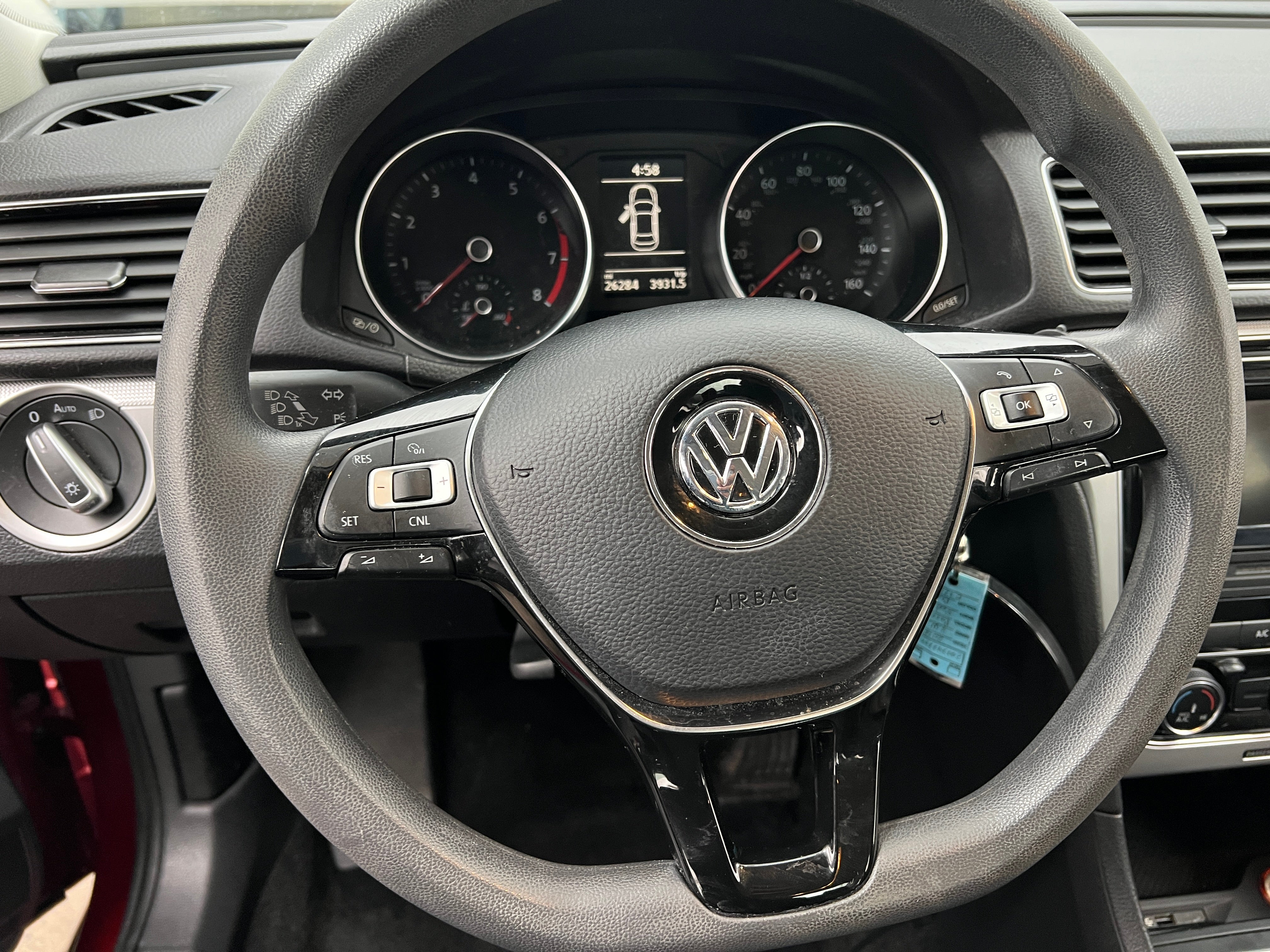 2018 Volkswagen Passat 2.0T 5