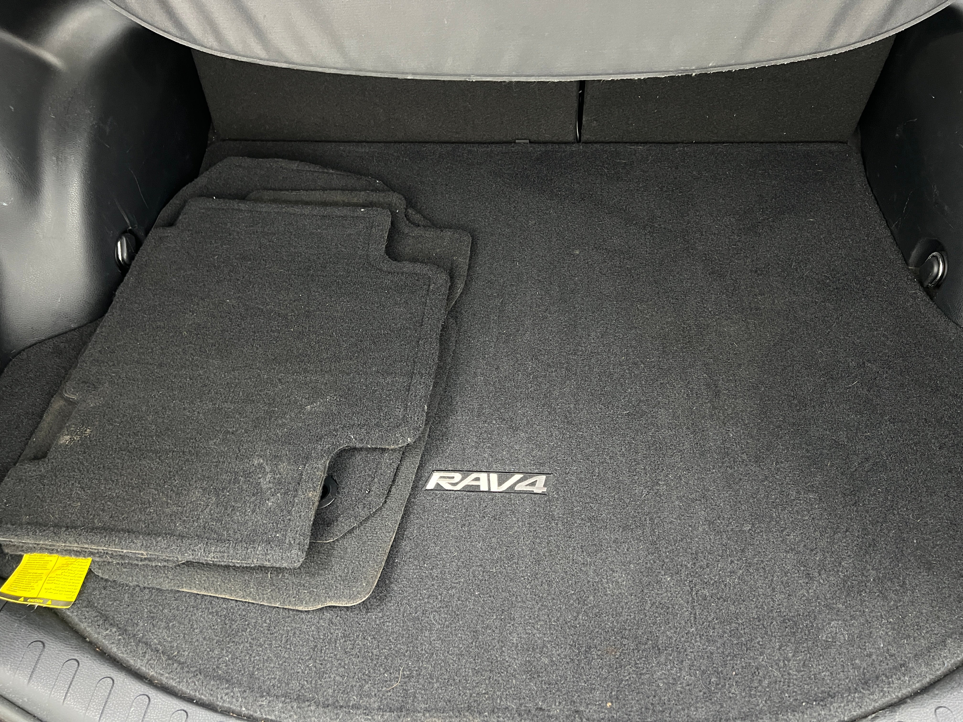 2014 Toyota RAV4 LE 7