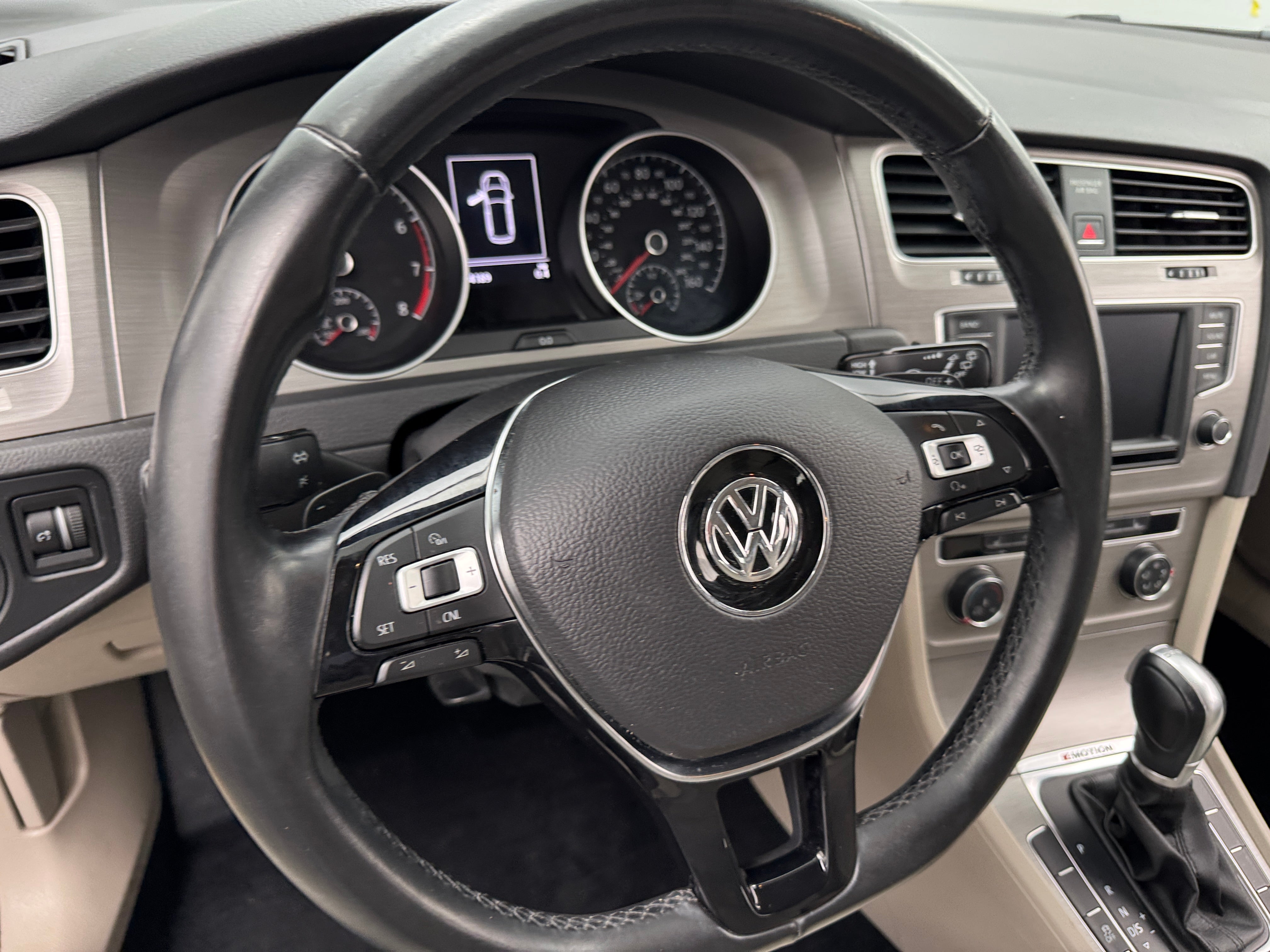 2017 Volkswagen e-Golf  5