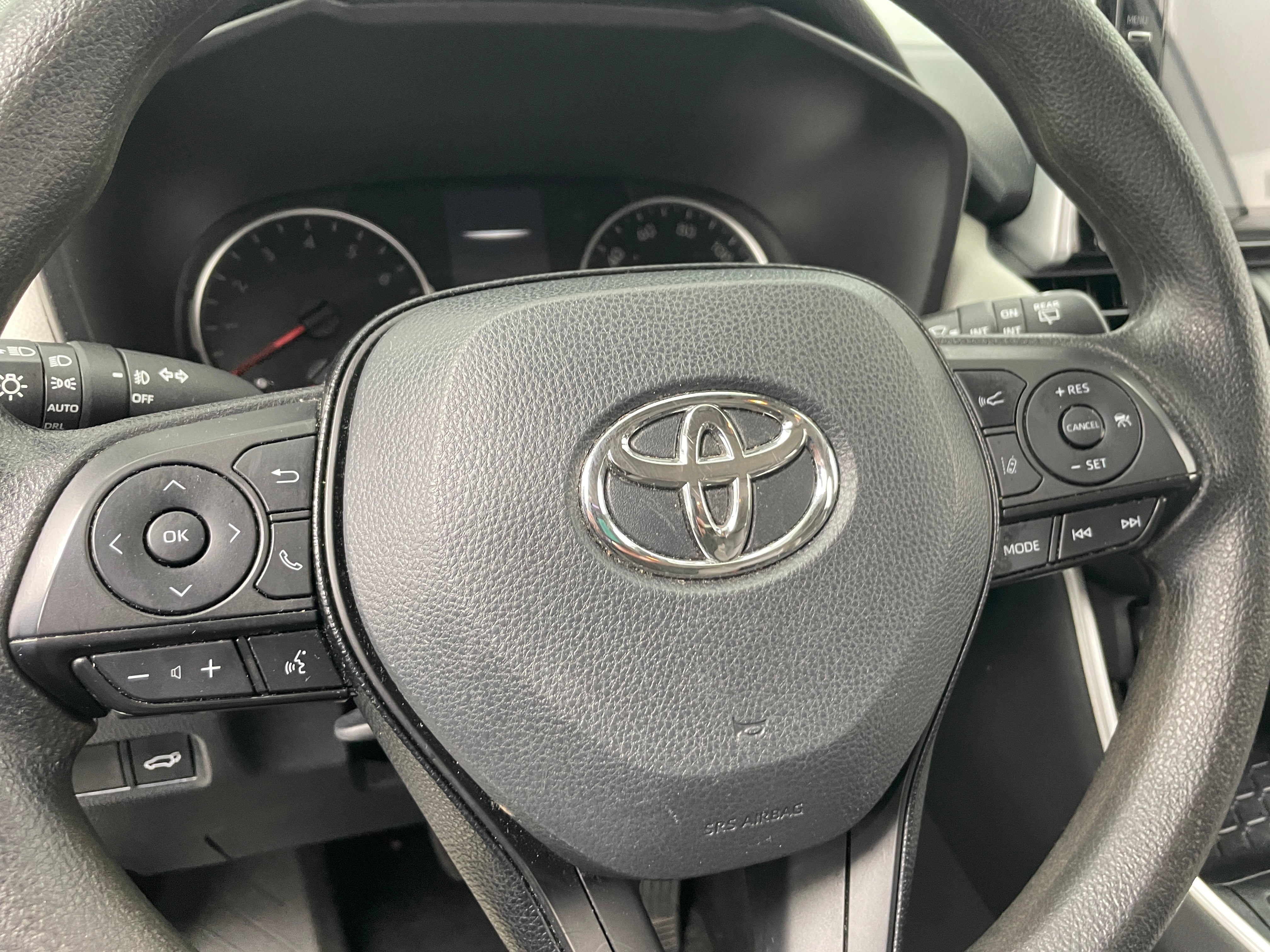 2019 Toyota RAV4 XLE 5