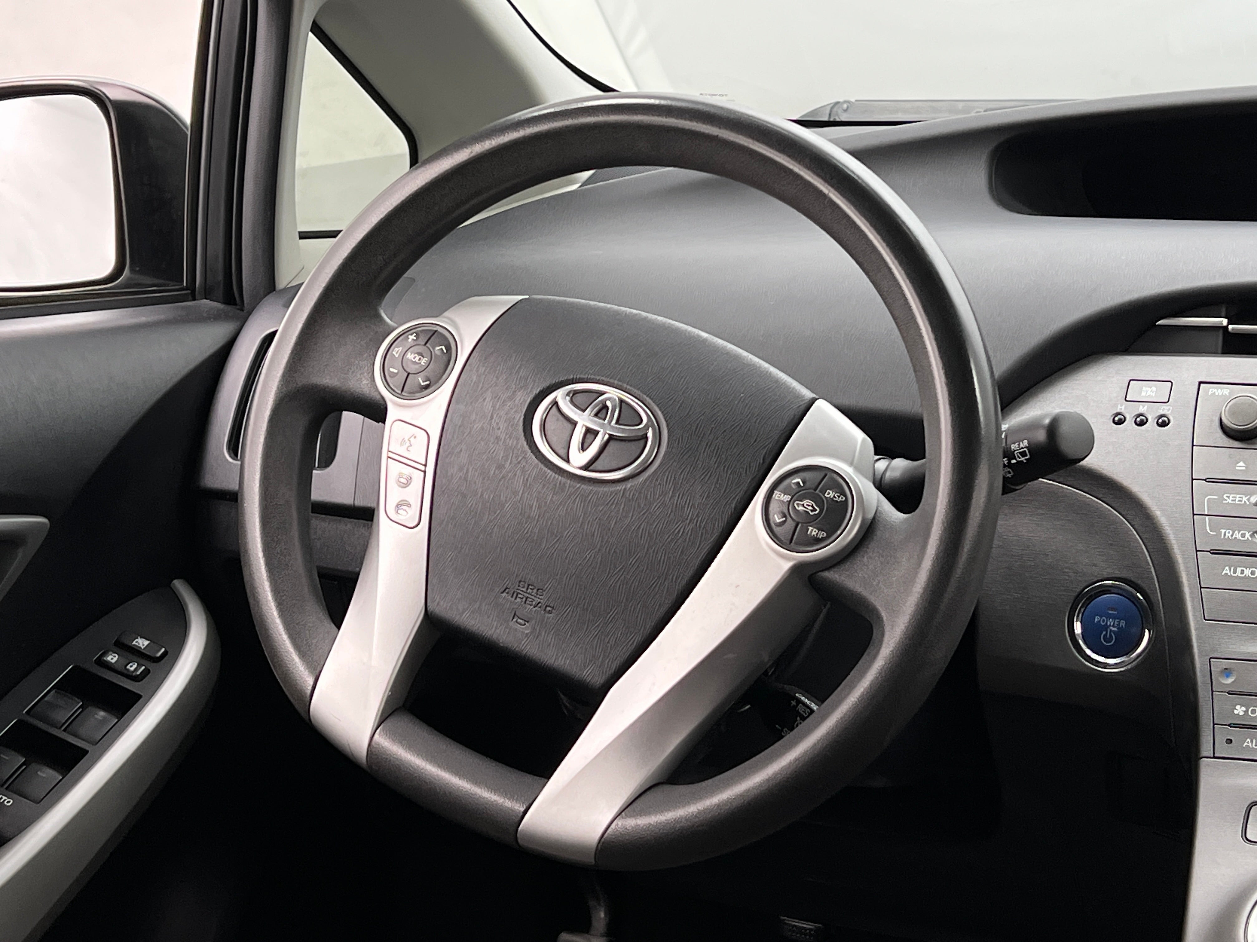 2013 Toyota Prius Three 5