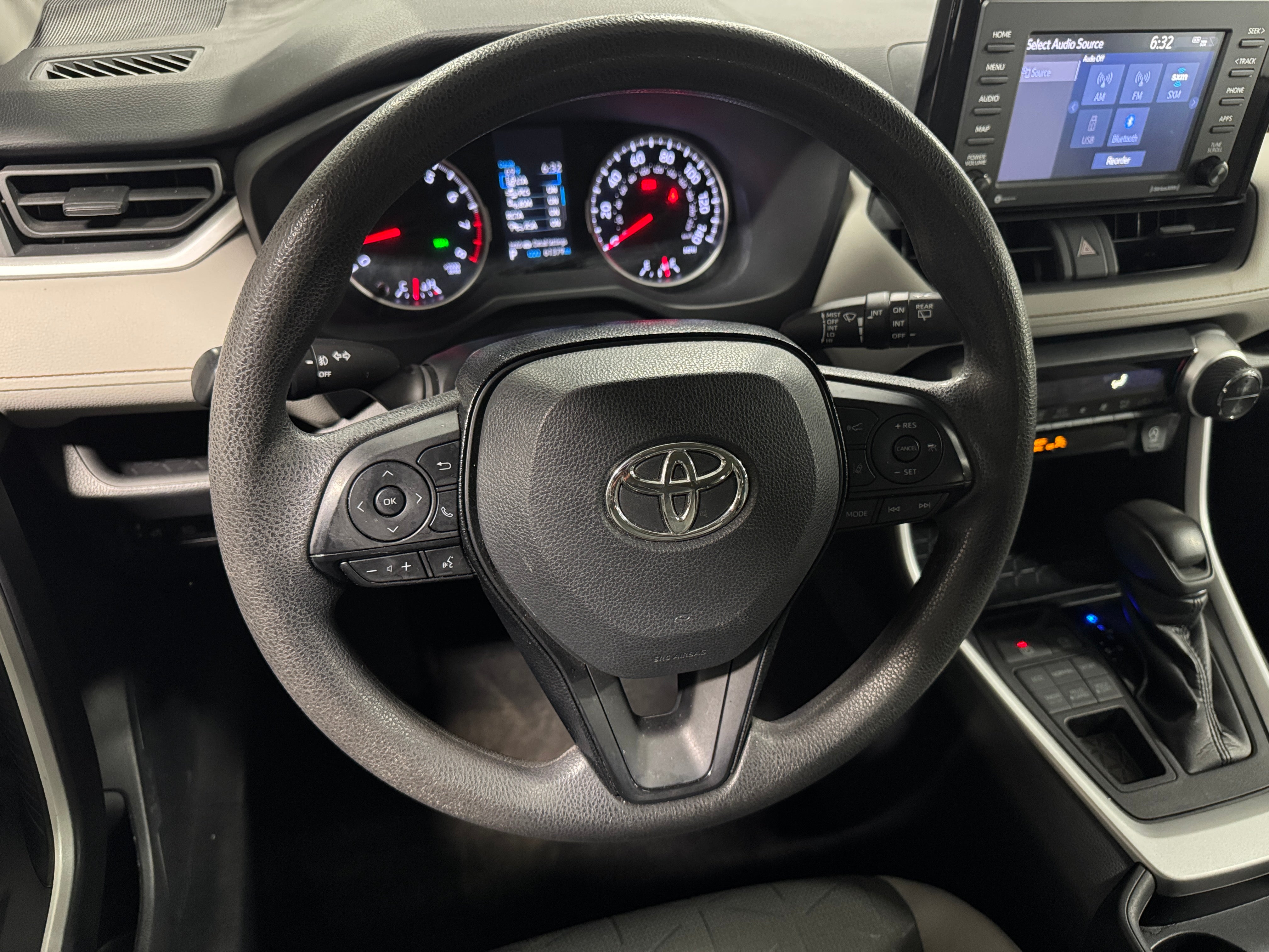 2020 Toyota RAV4 XLE 5