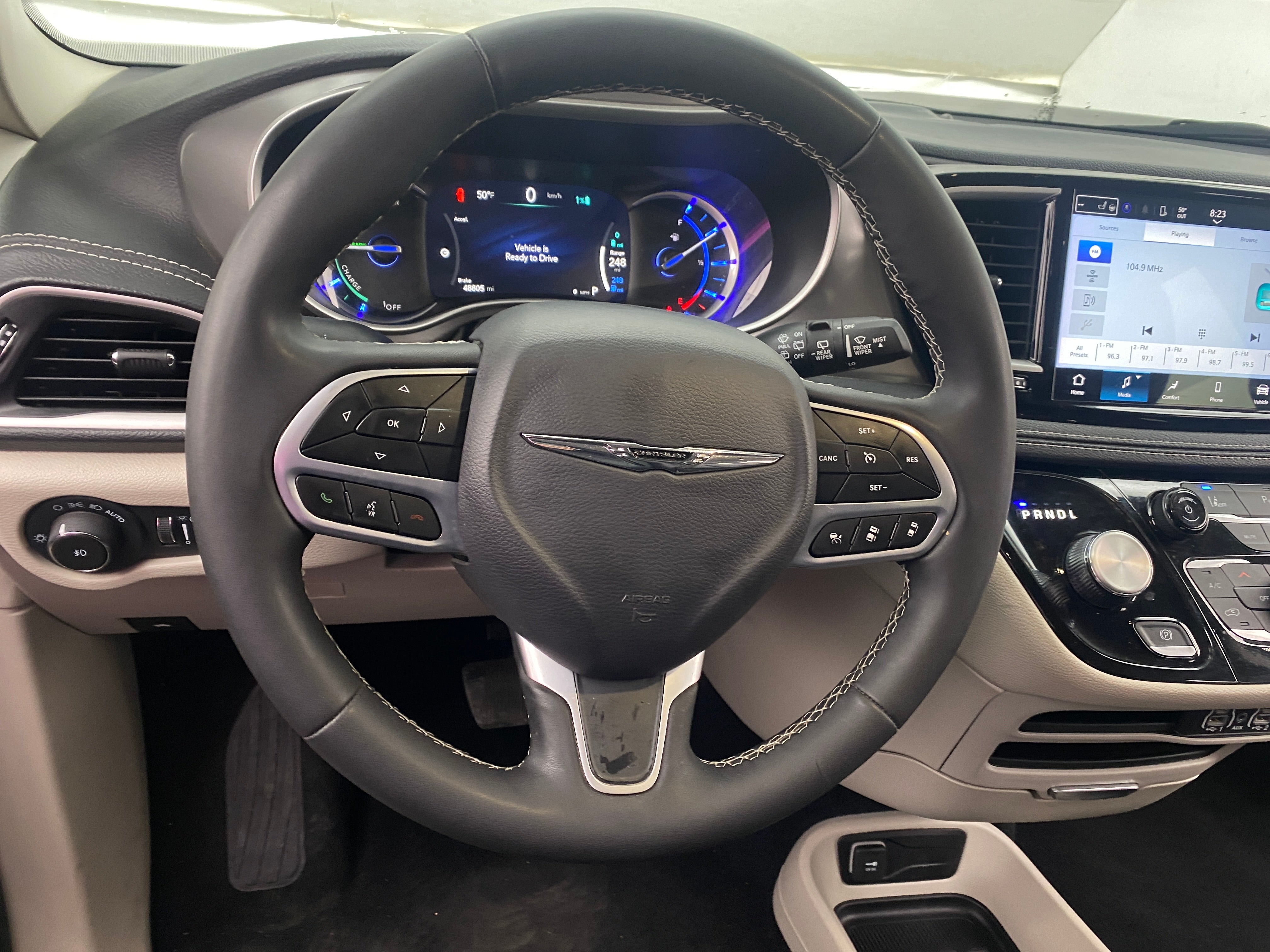 2023 Chrysler Pacifica Hybrid Touring L 4