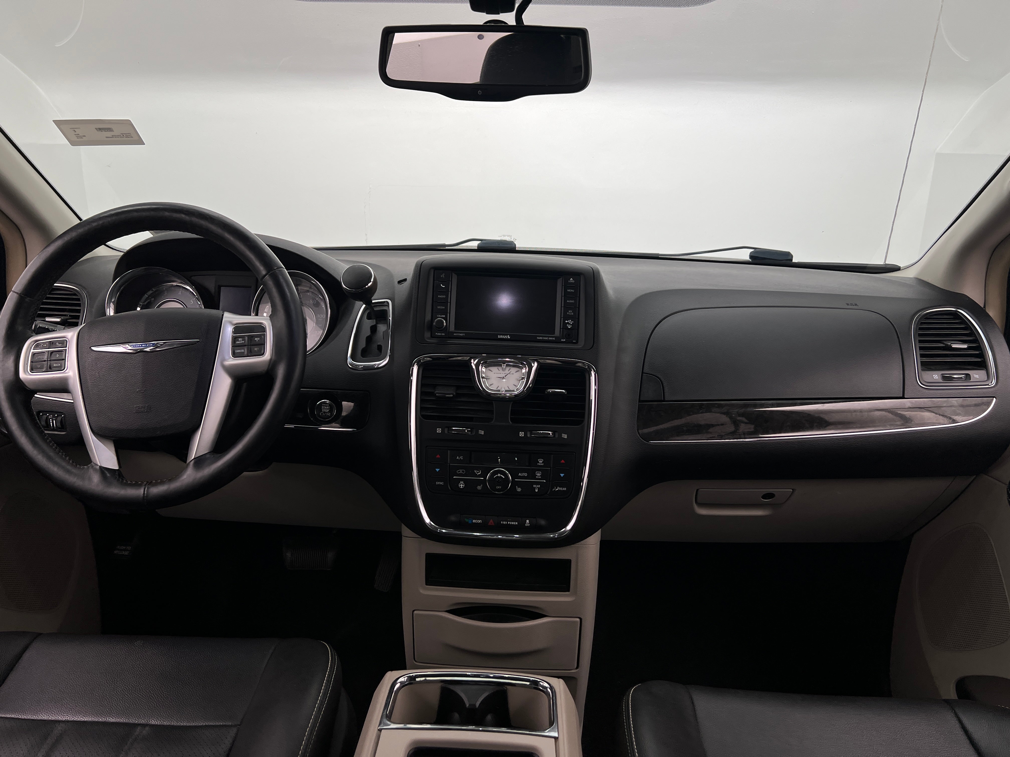 2015 Chrysler Town & Country Touring 2