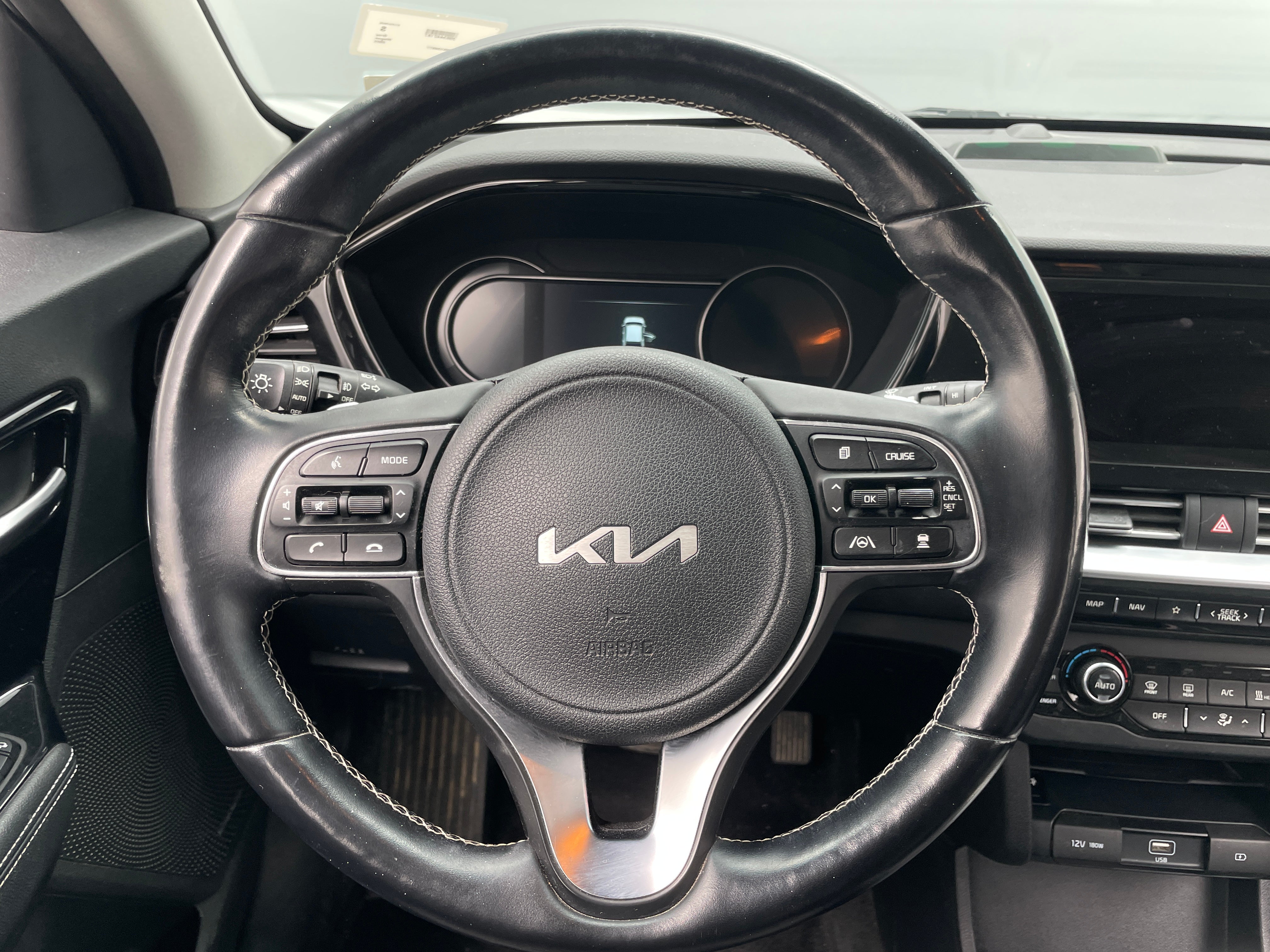 2022 Kia Niro EX 5