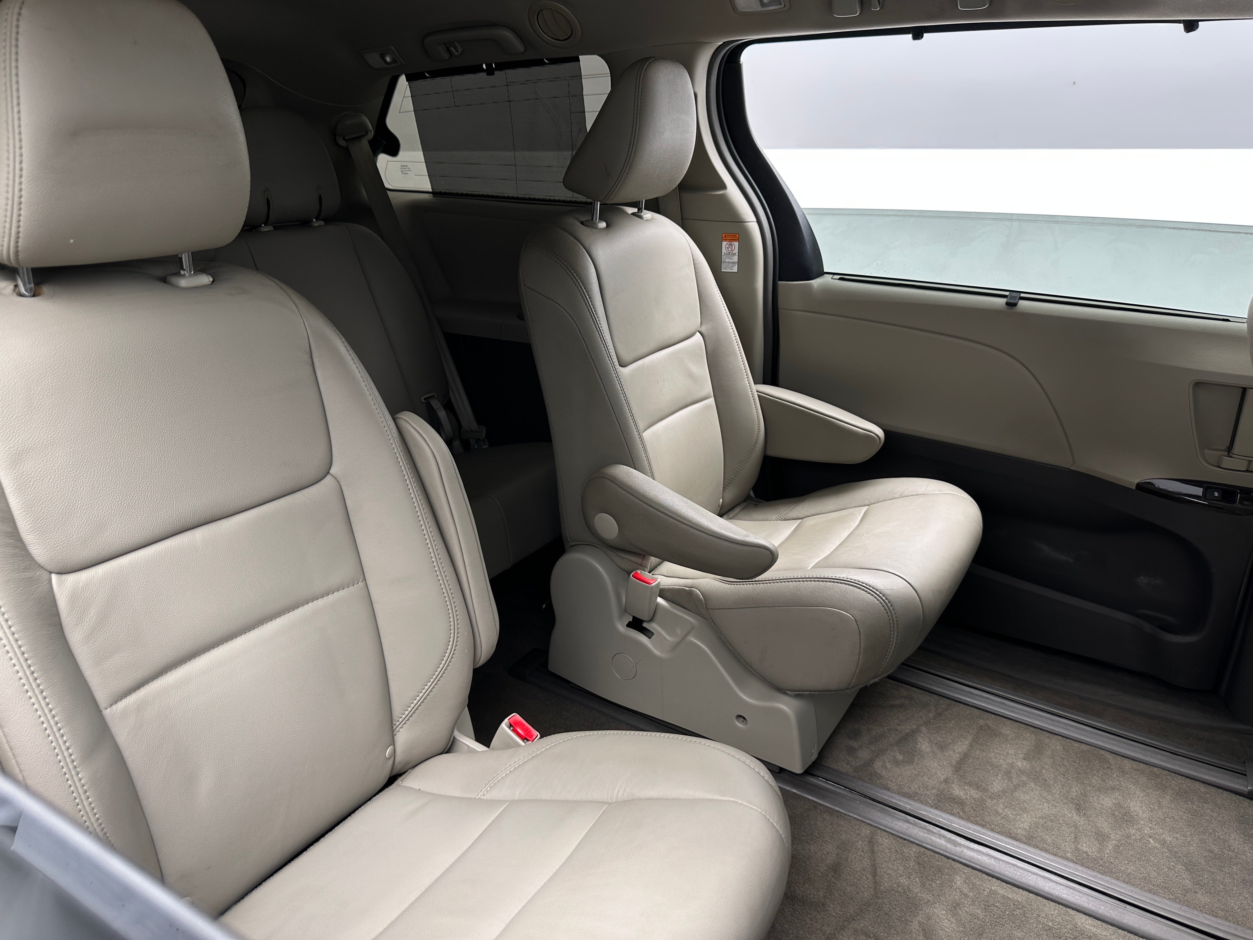 2015 Toyota Sienna XLE 5