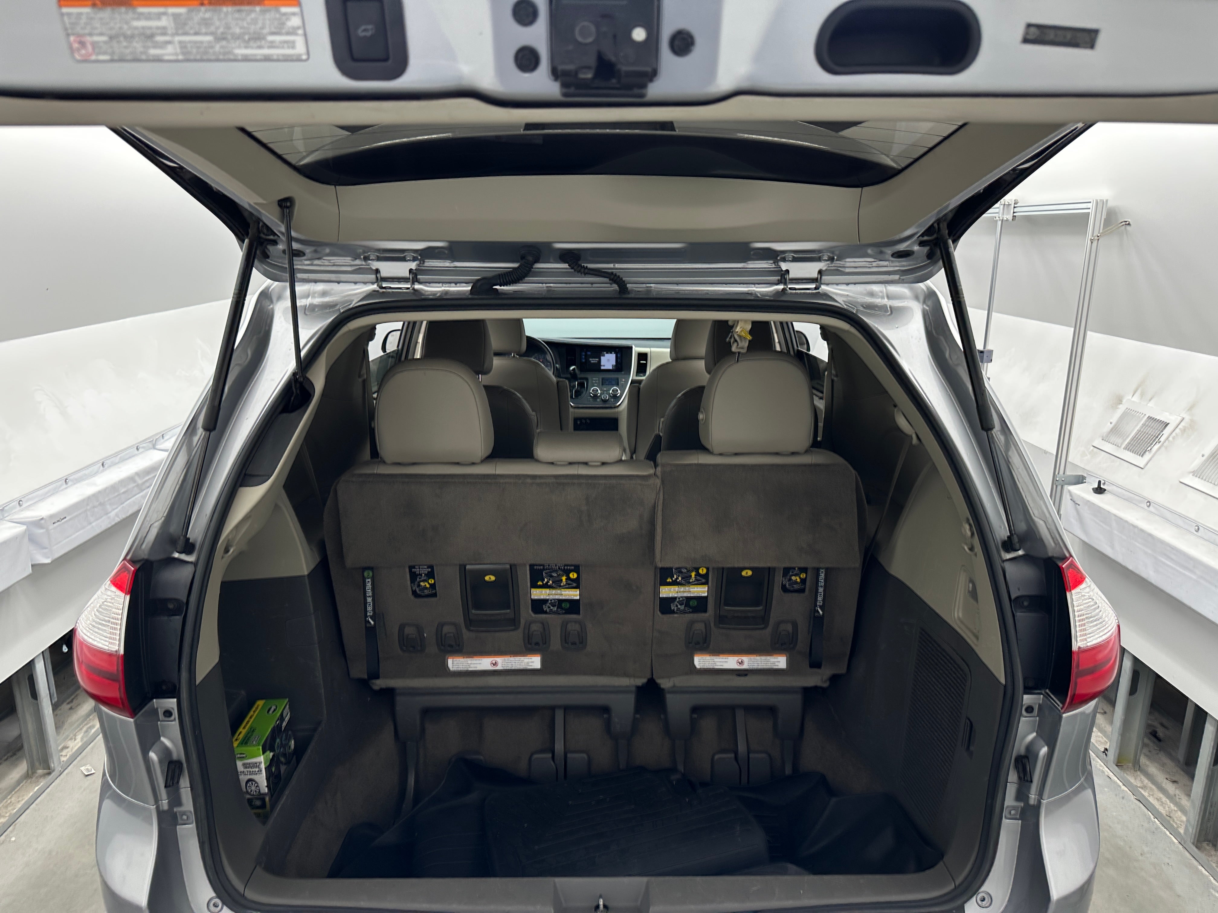 2015 Toyota Sienna XLE 6