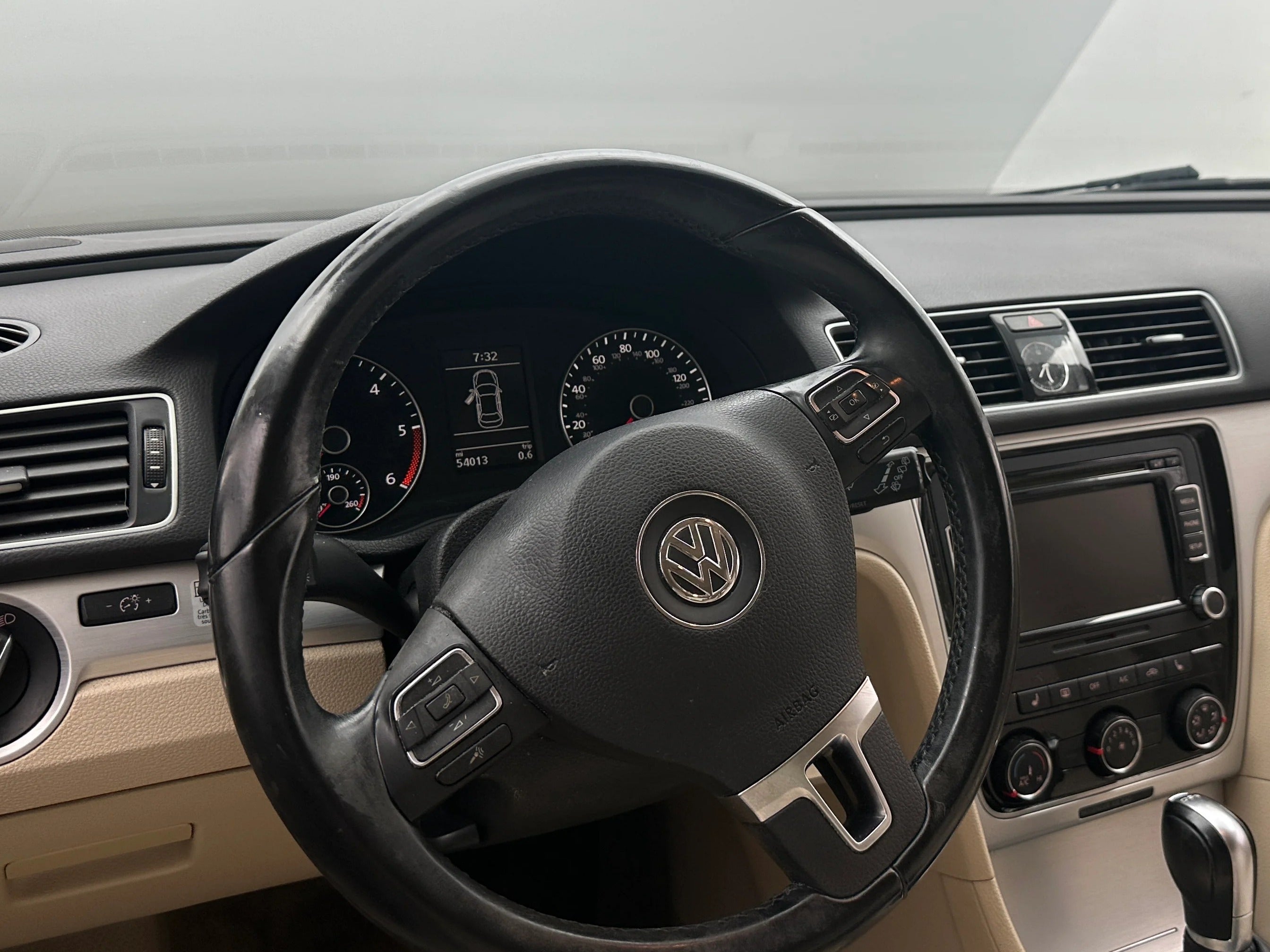 2013 Volkswagen Passat SE 3