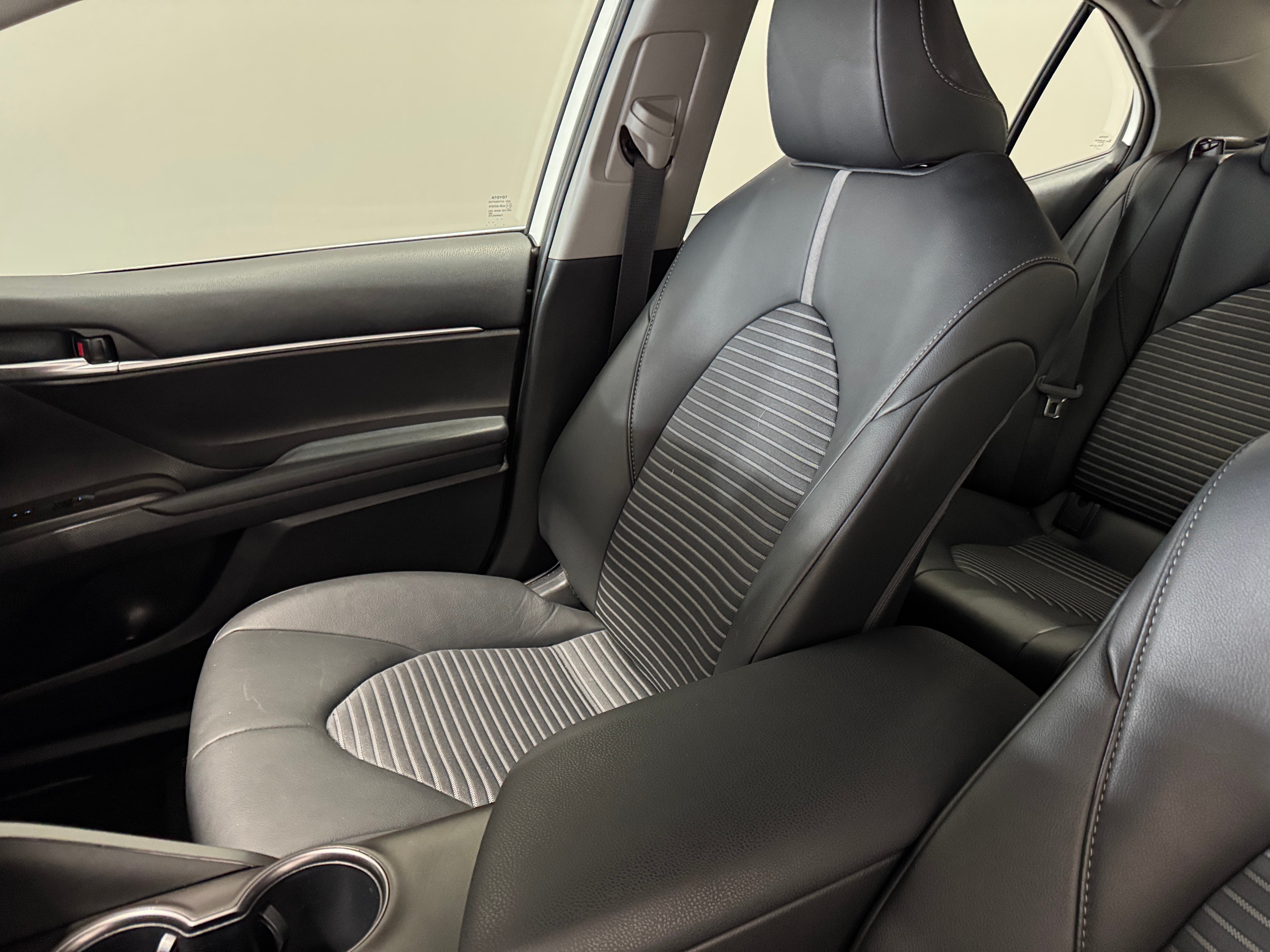 2024 Toyota Camry SE 2