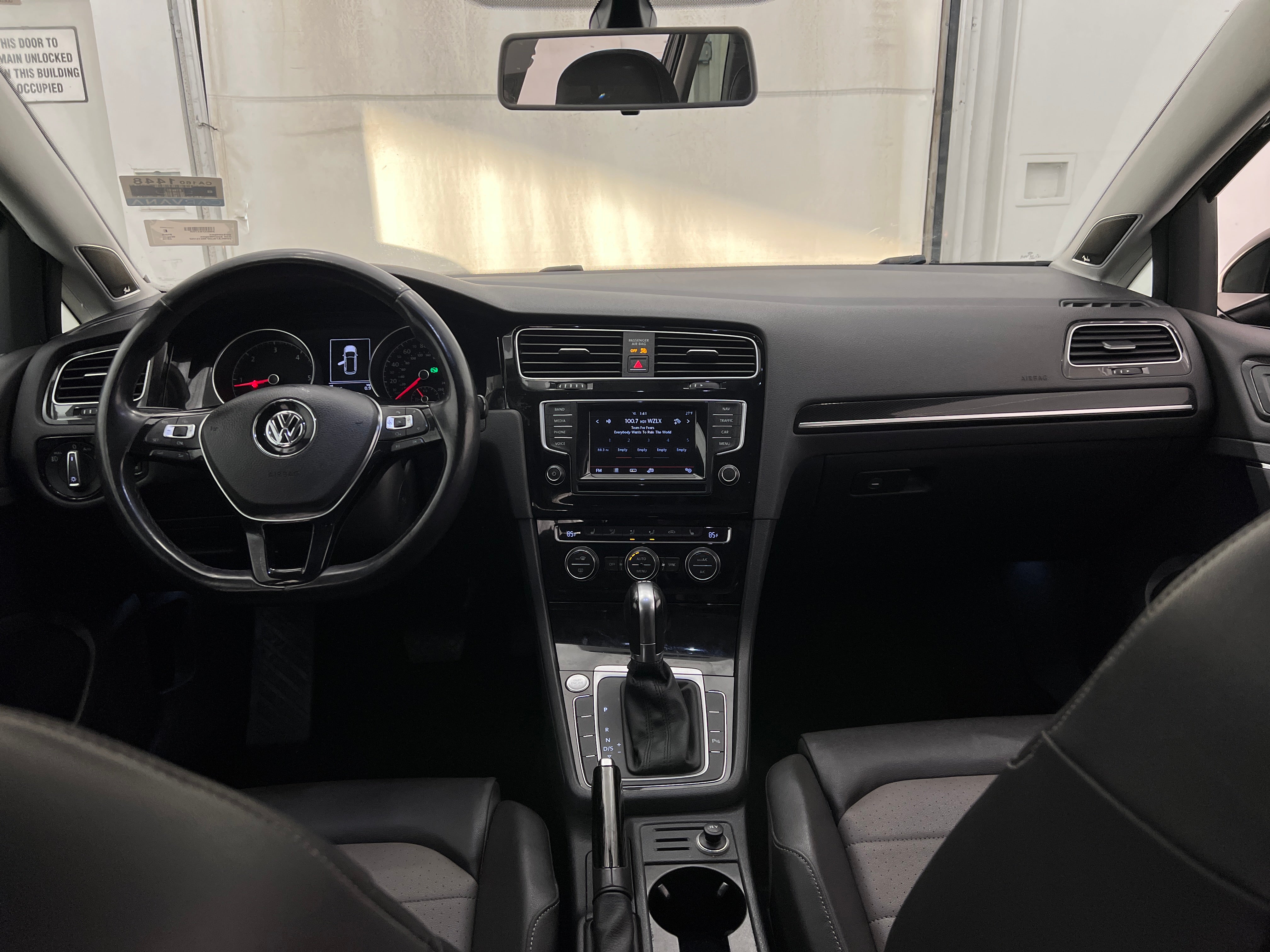 2015 Volkswagen e-Golf SE 3