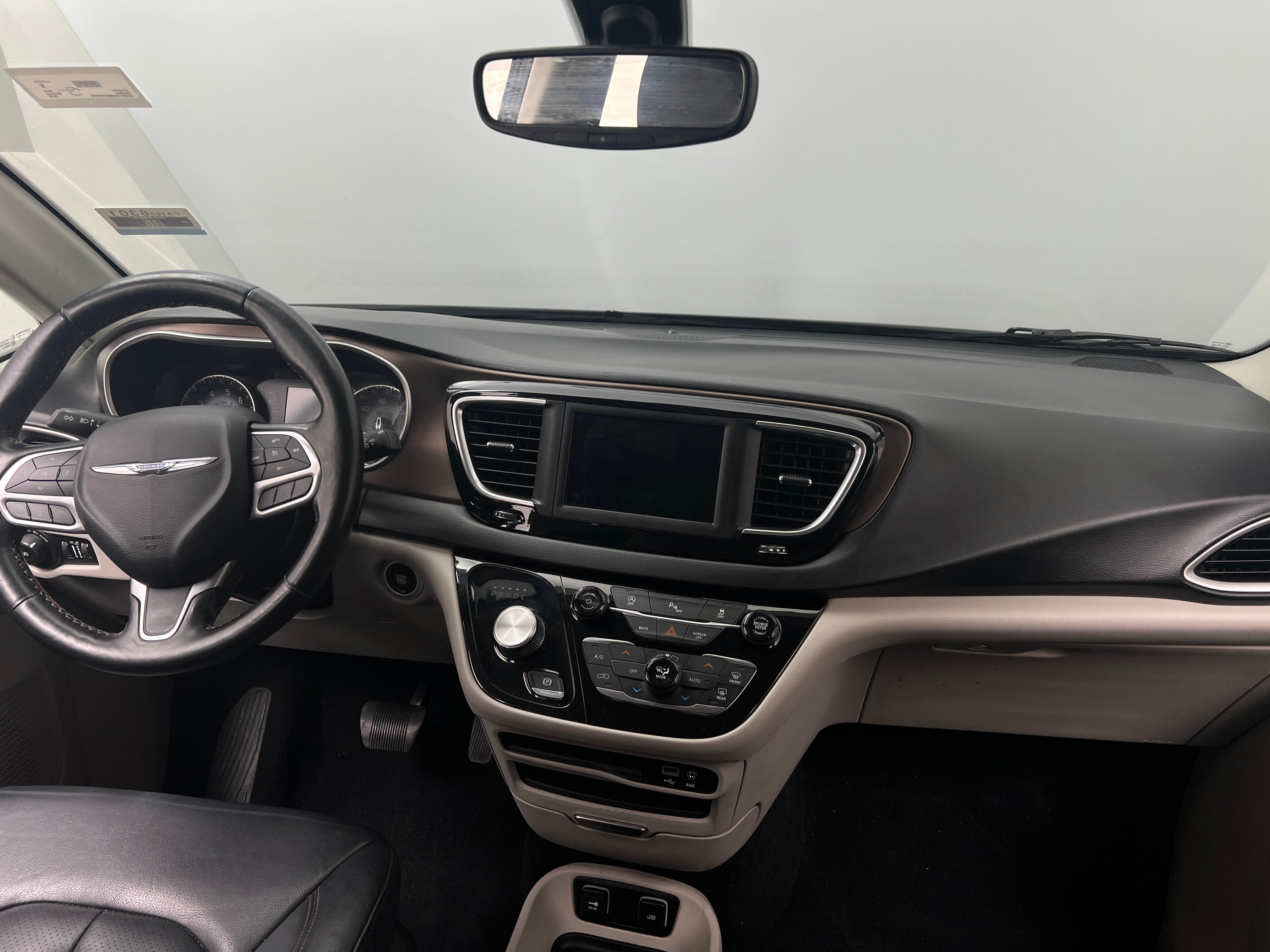 2019 Chrysler Pacifica Touring L 2