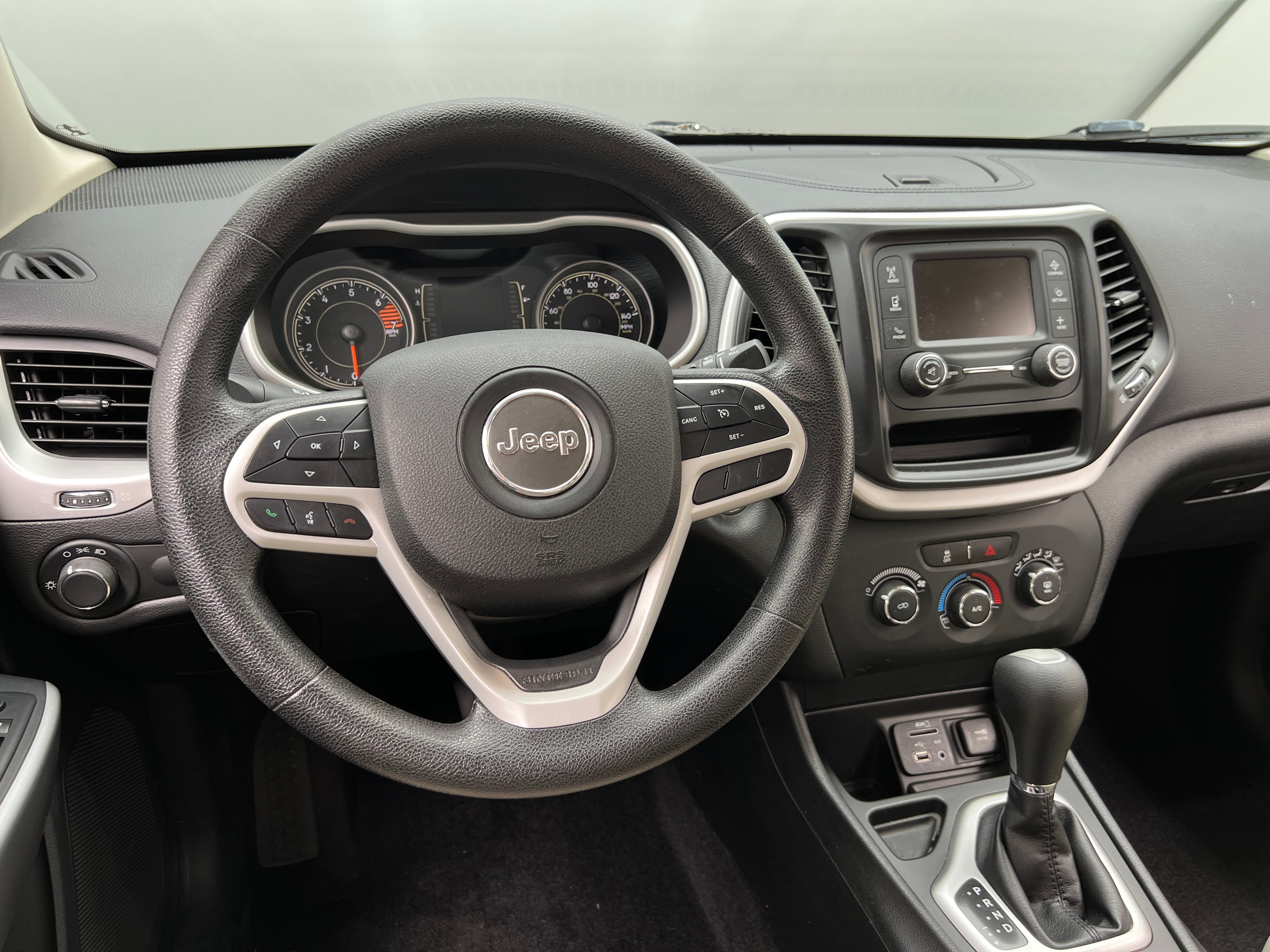 2017 Jeep Cherokee Sport 5