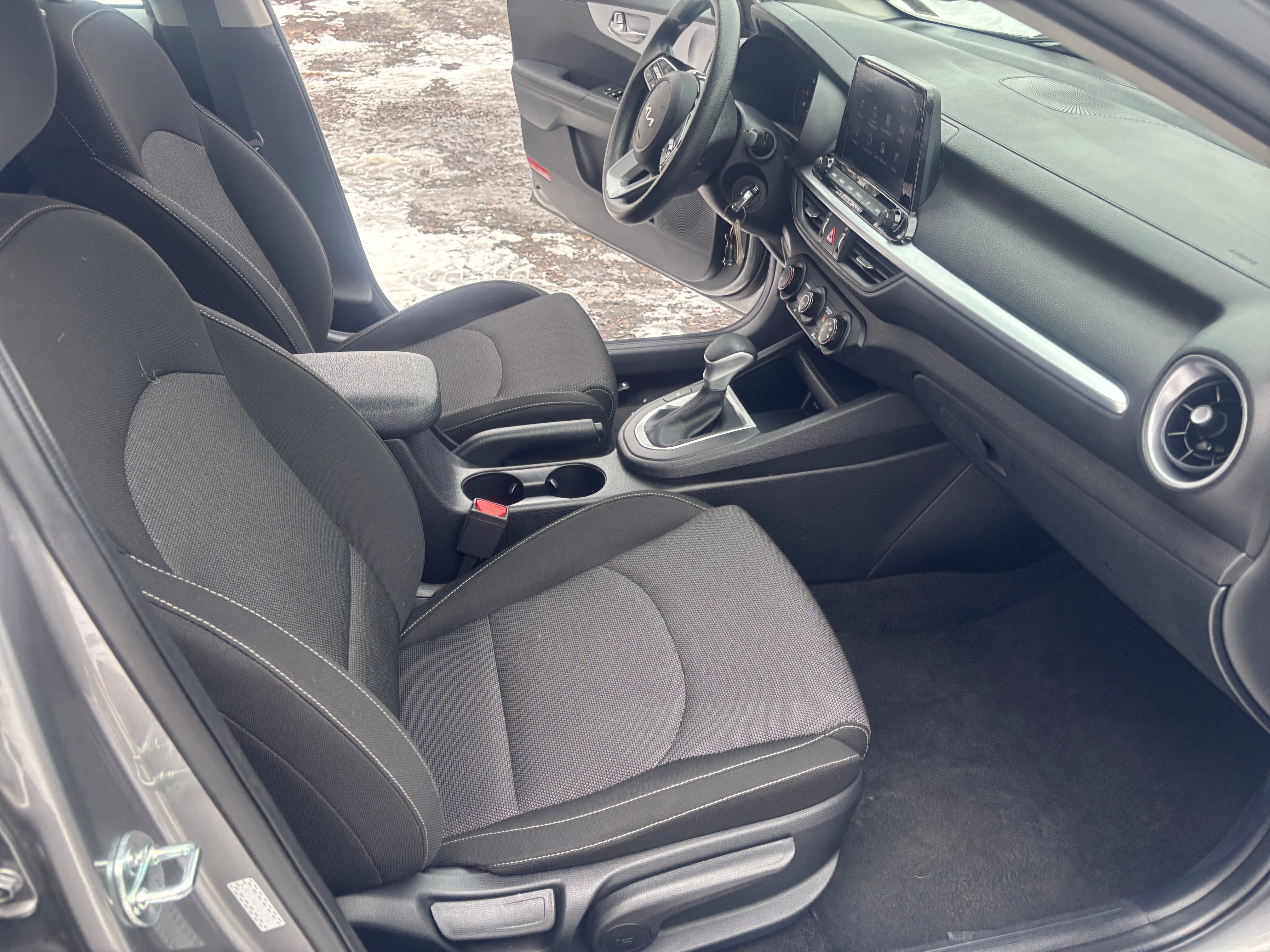 2024 Kia Forte LXS 2