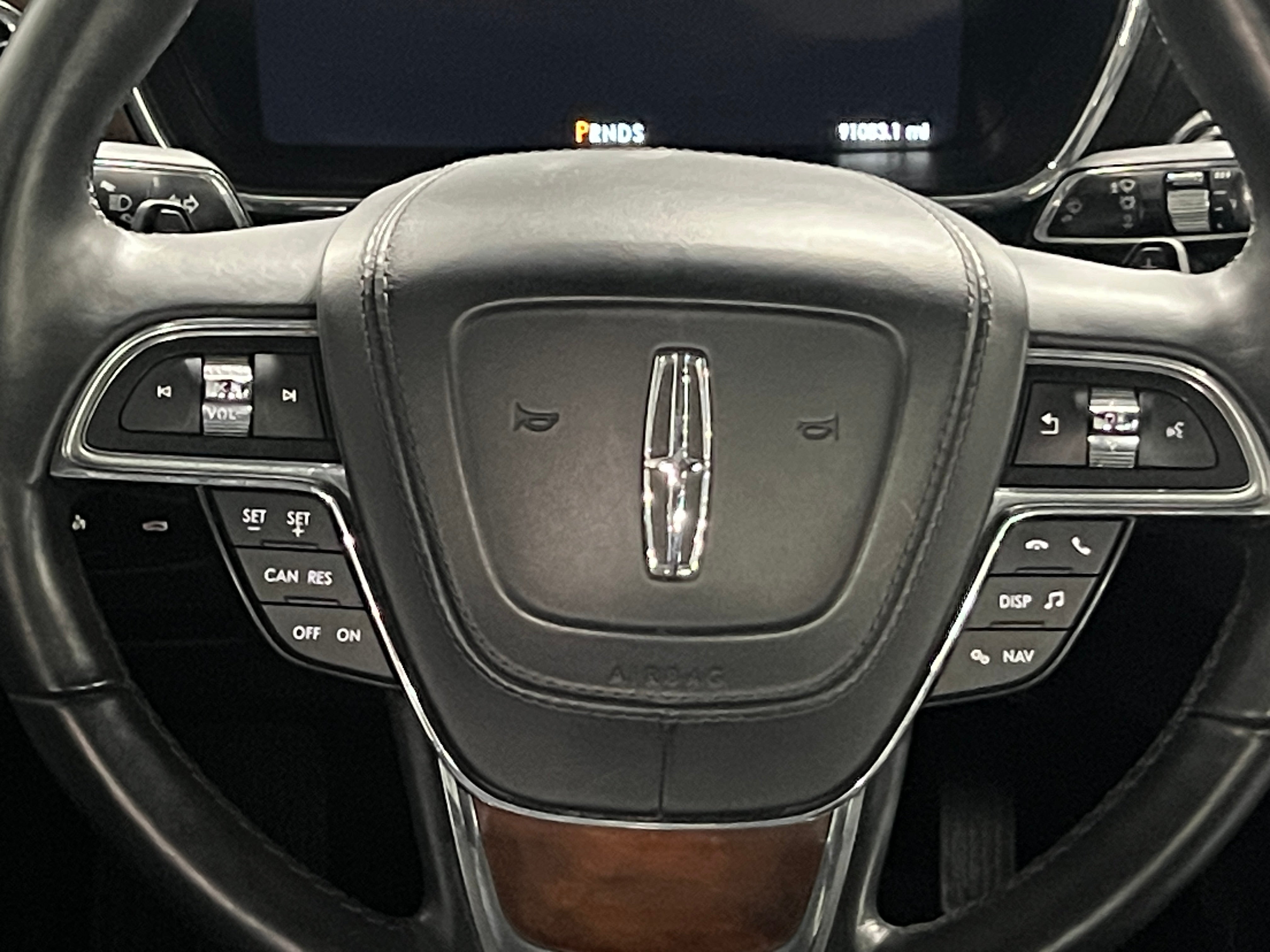 2017 Lincoln Continental Select 4