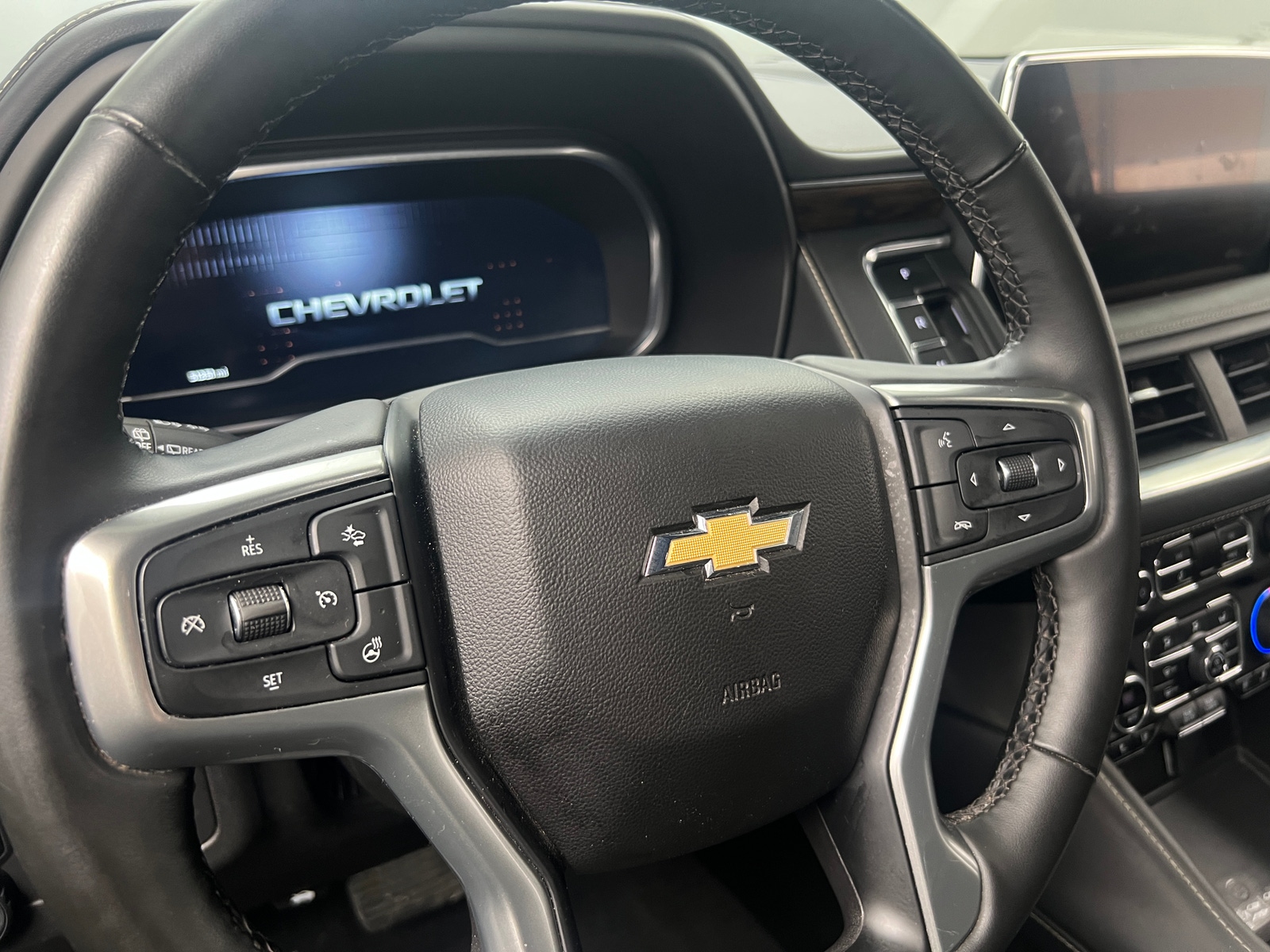 Thumbnail: 2023 Chevrolet Tahoe - 4