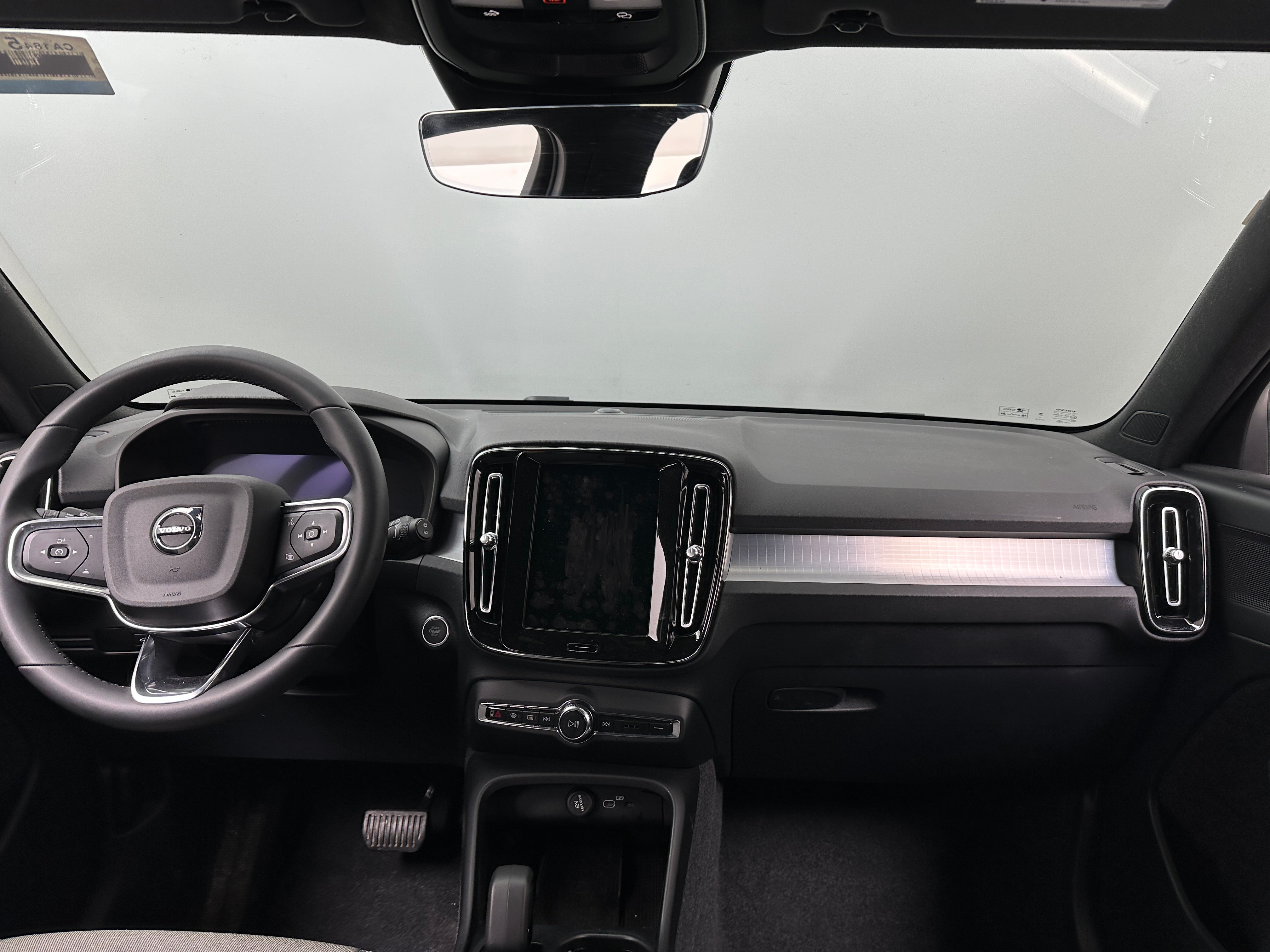 2024 Volvo XC40 B5 Core 3