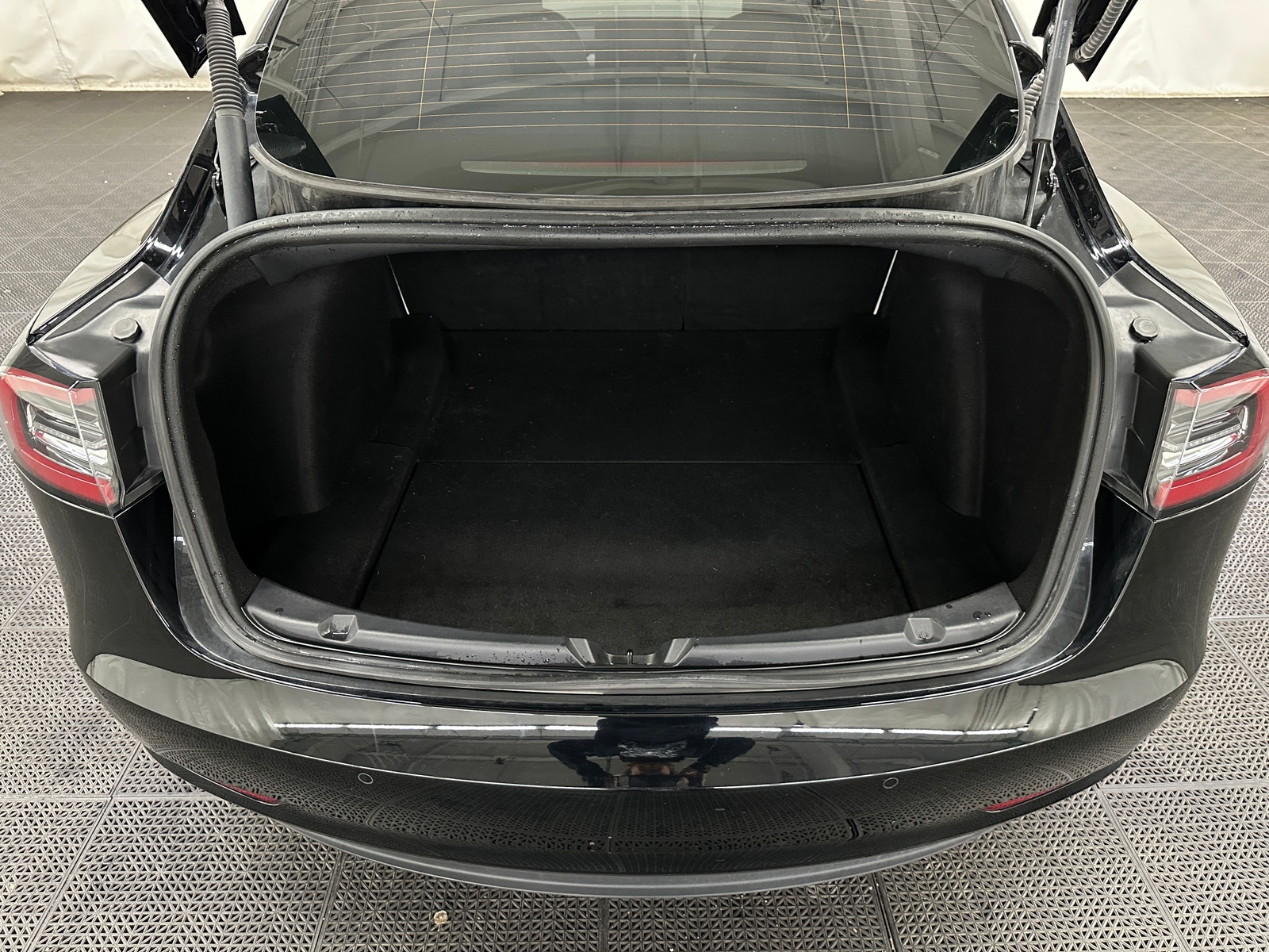 Thumbnail: 2021 Tesla Model 3 - 4