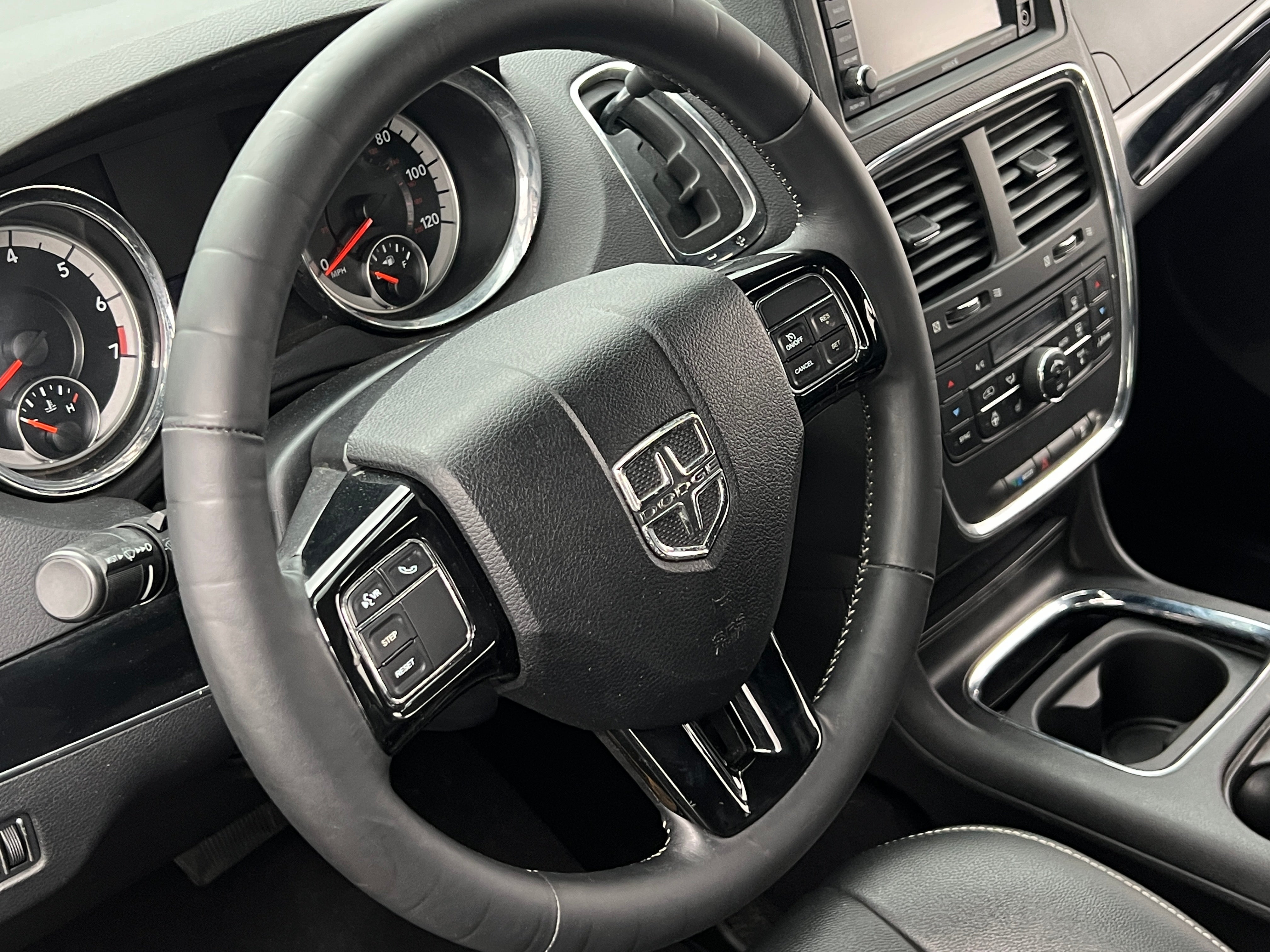 2016 Dodge Grand Caravan SXT 4