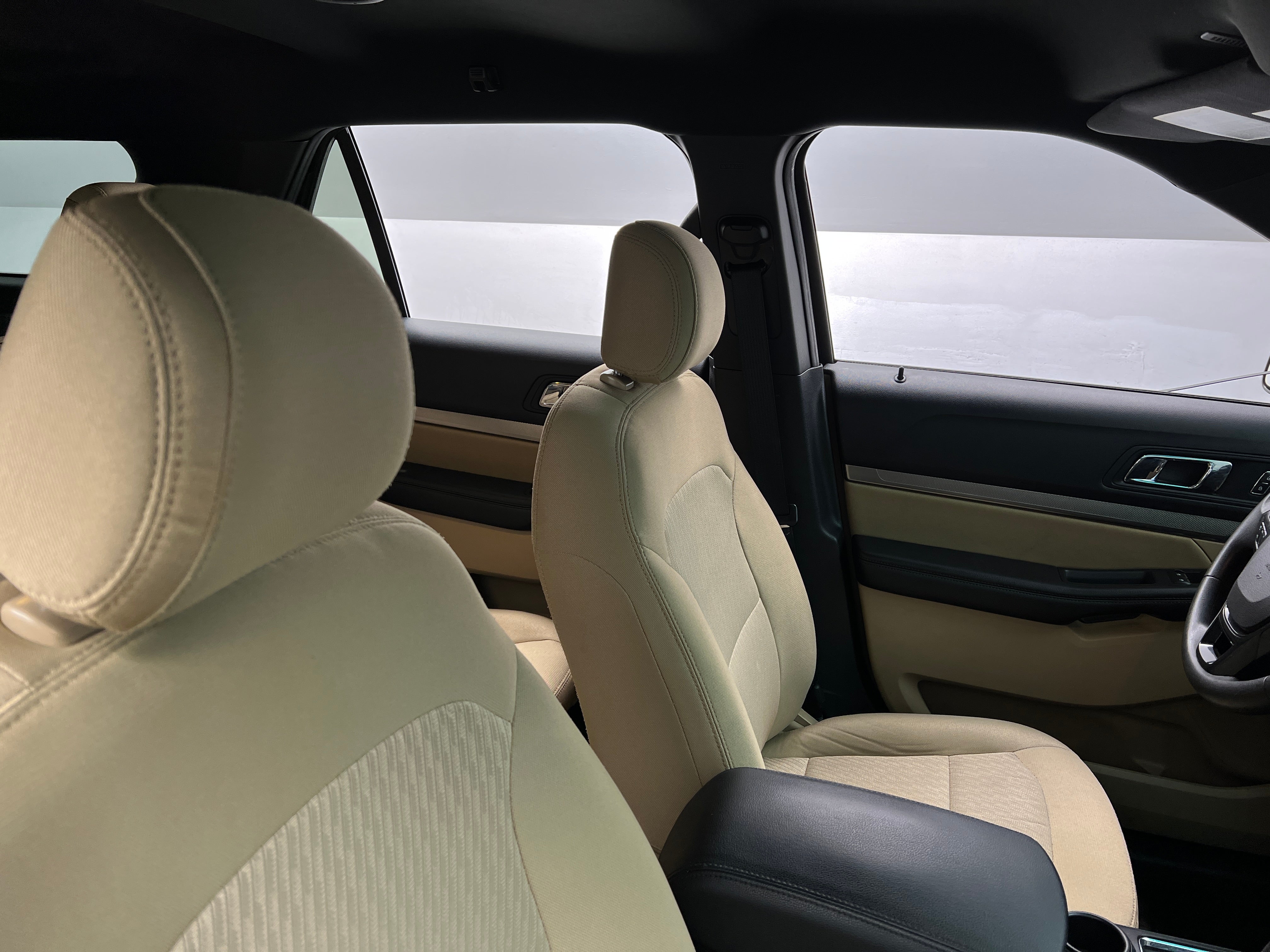 2017 Ford Explorer Base 2
