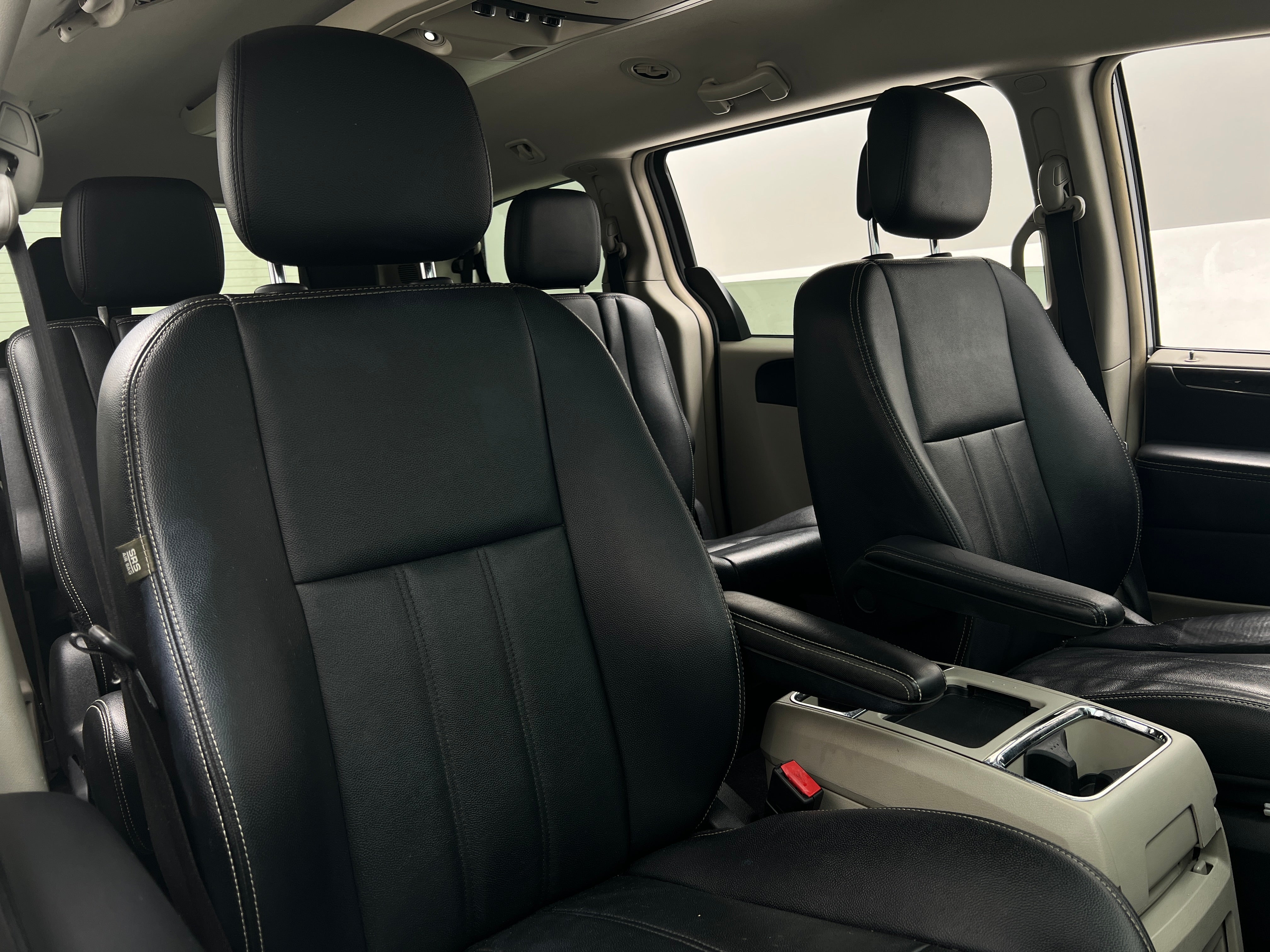 2014 Chrysler Town & Country Touring 2