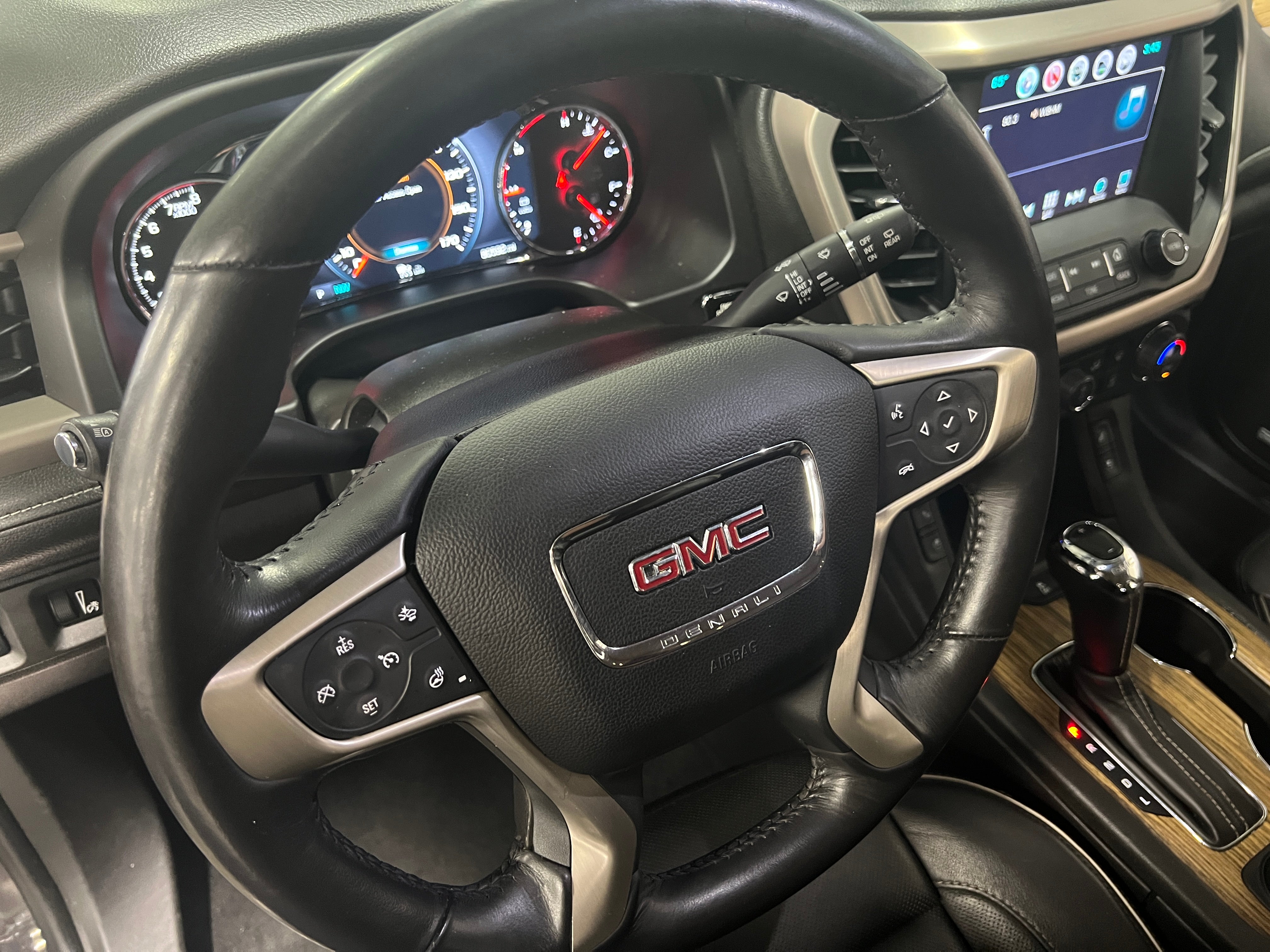 2017 GMC Acadia Denali 4