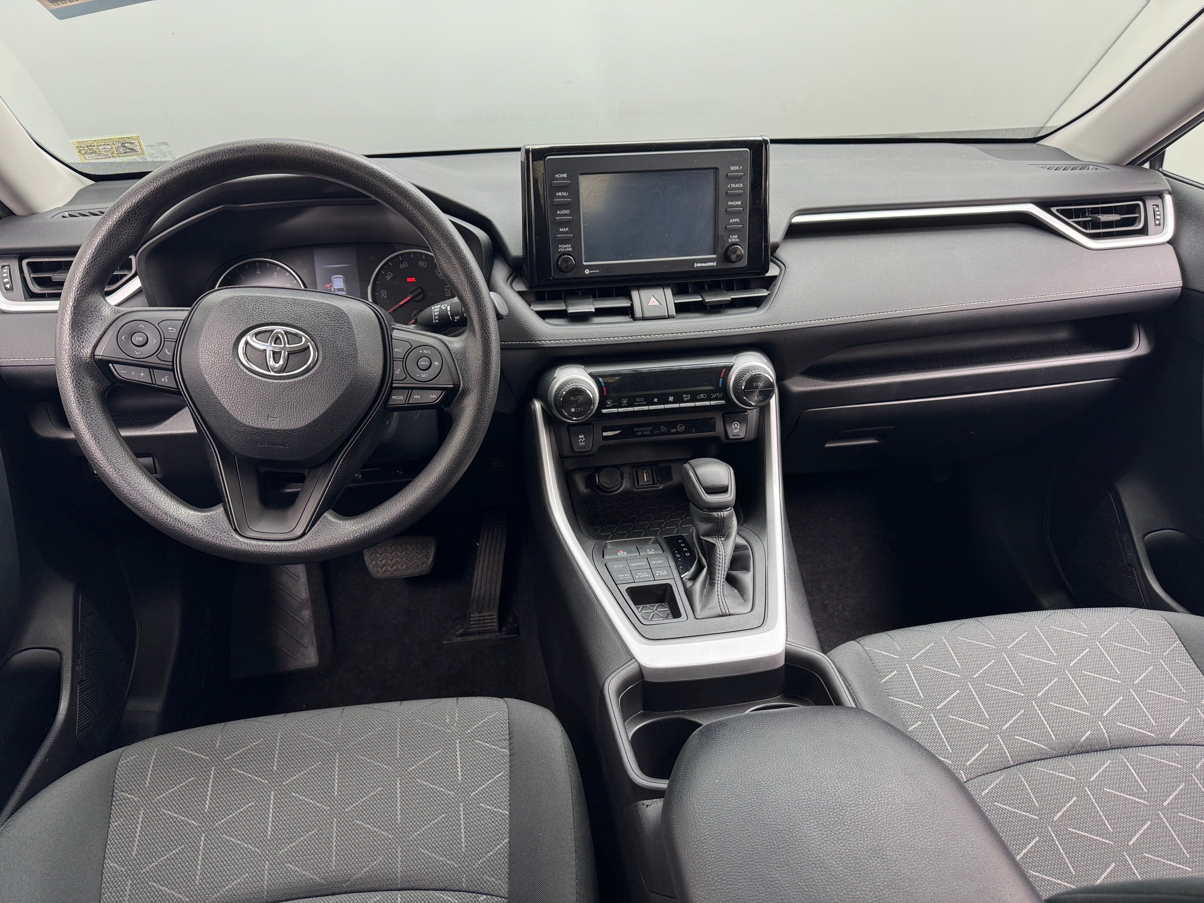 2021 Toyota RAV4 XLE 3