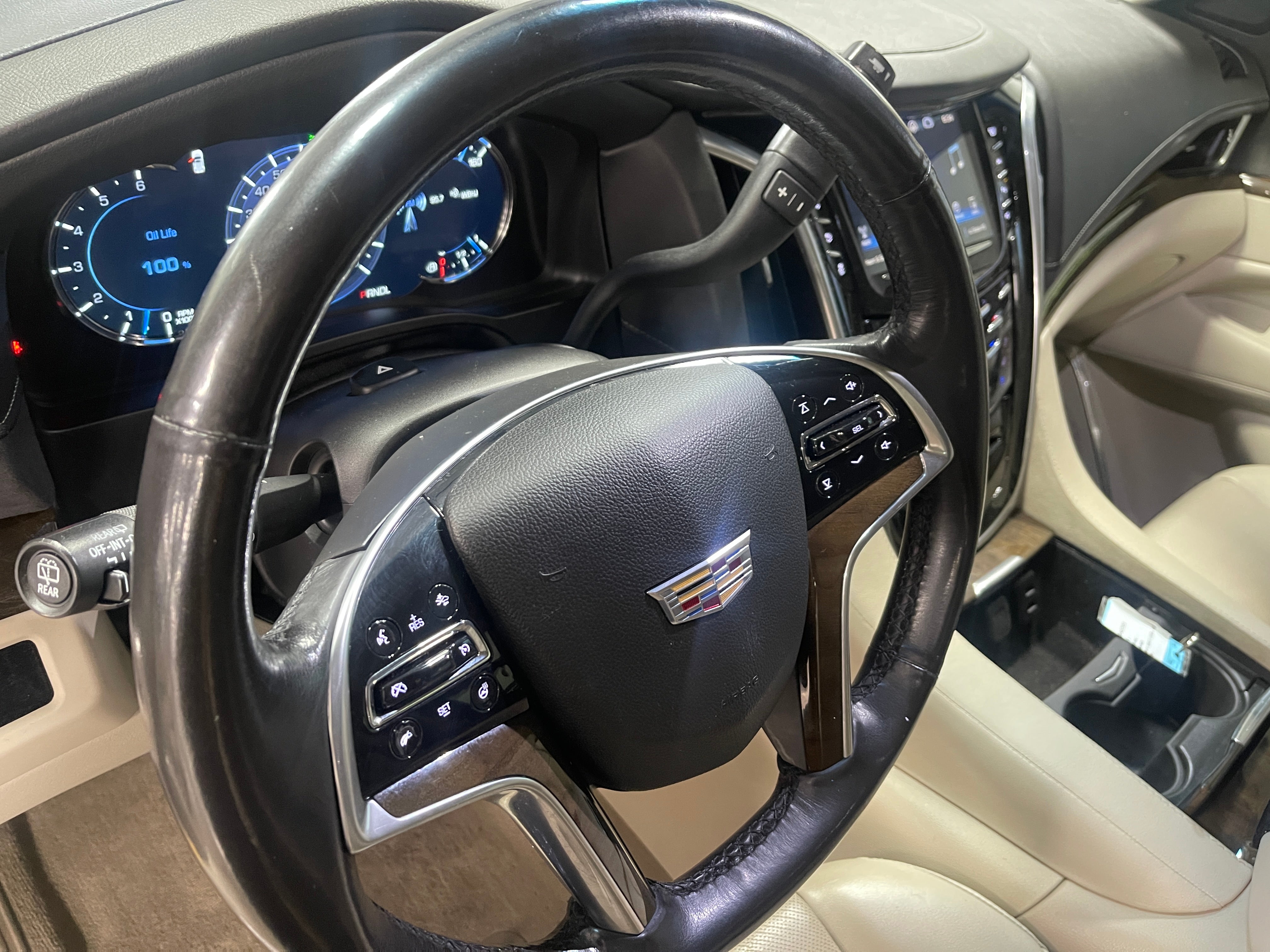 2019 Cadillac Escalade Luxury 4