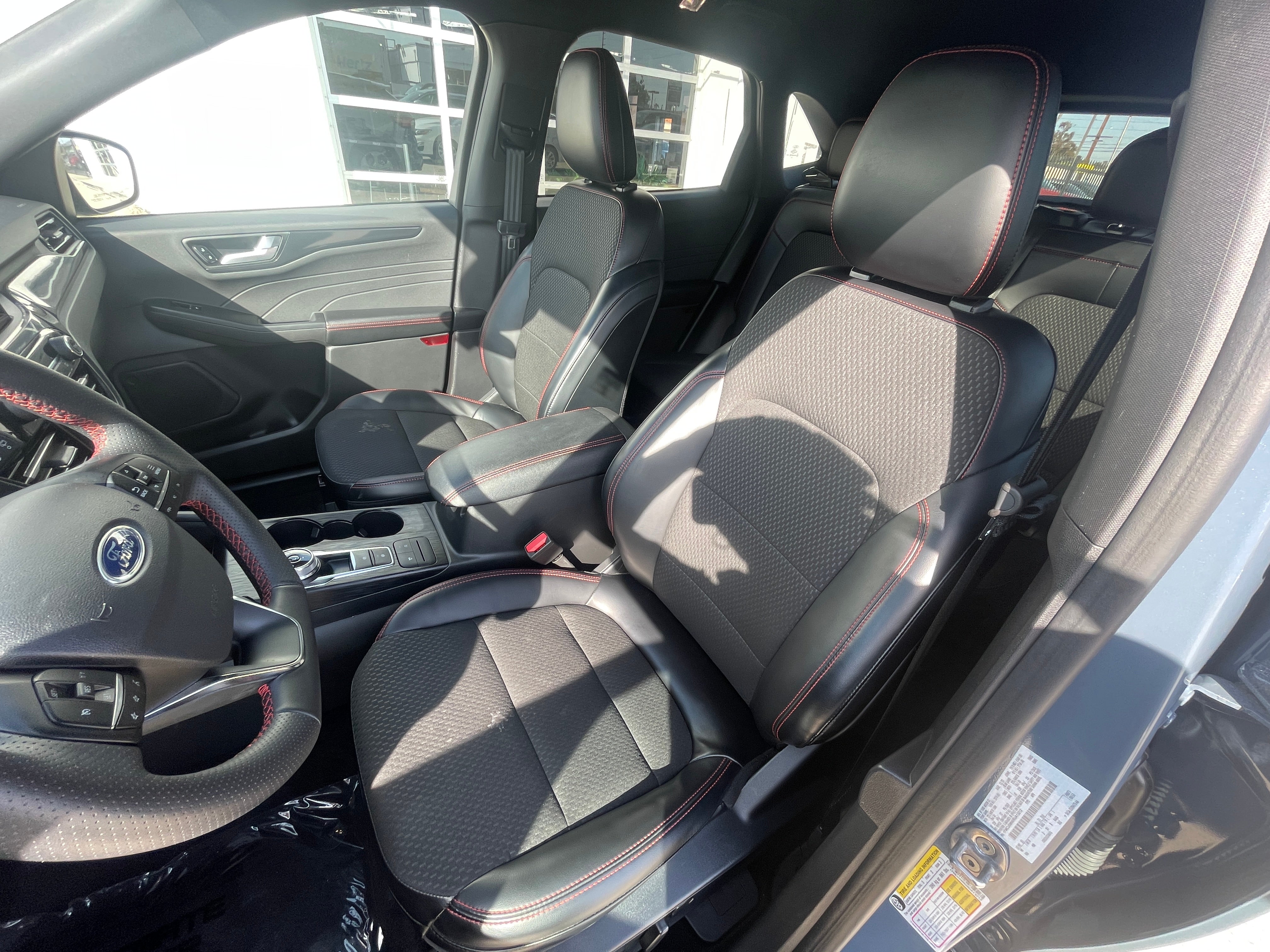 2024 Ford Escape ST-Line 2