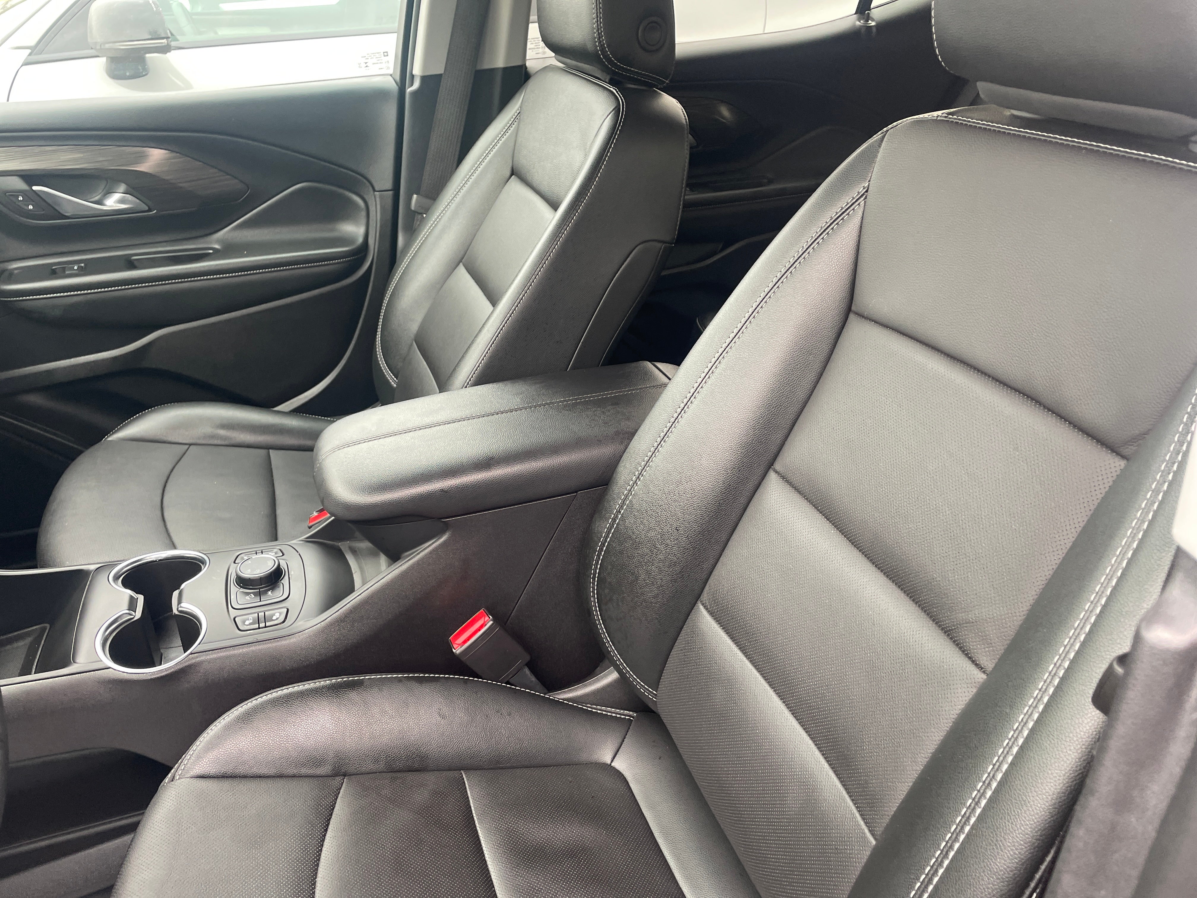 2024 GMC Terrain SLT 2