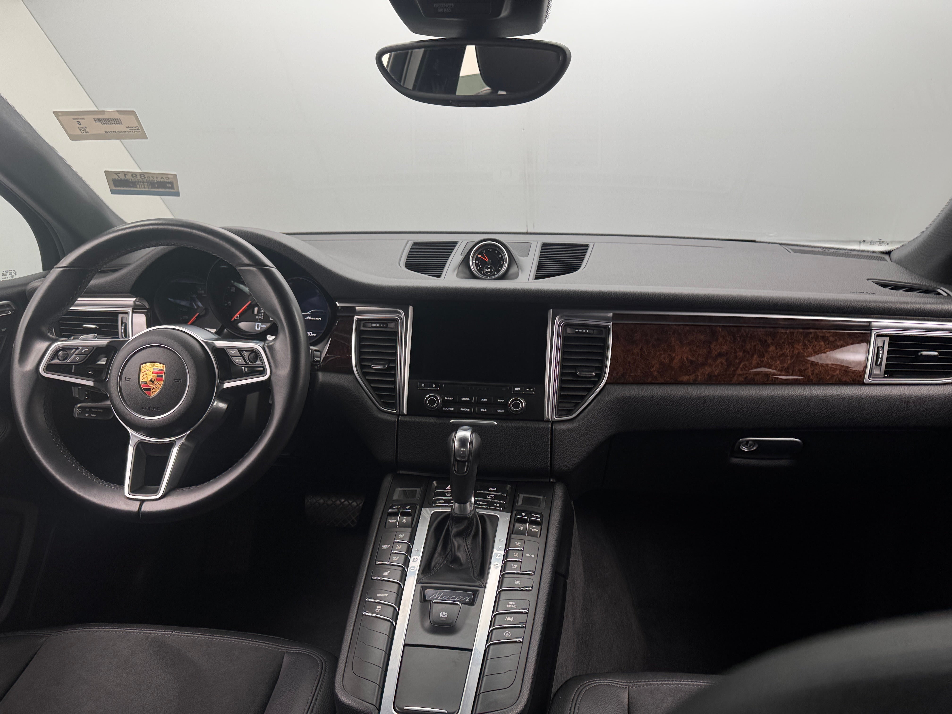 2017 Porsche Macan Base 3