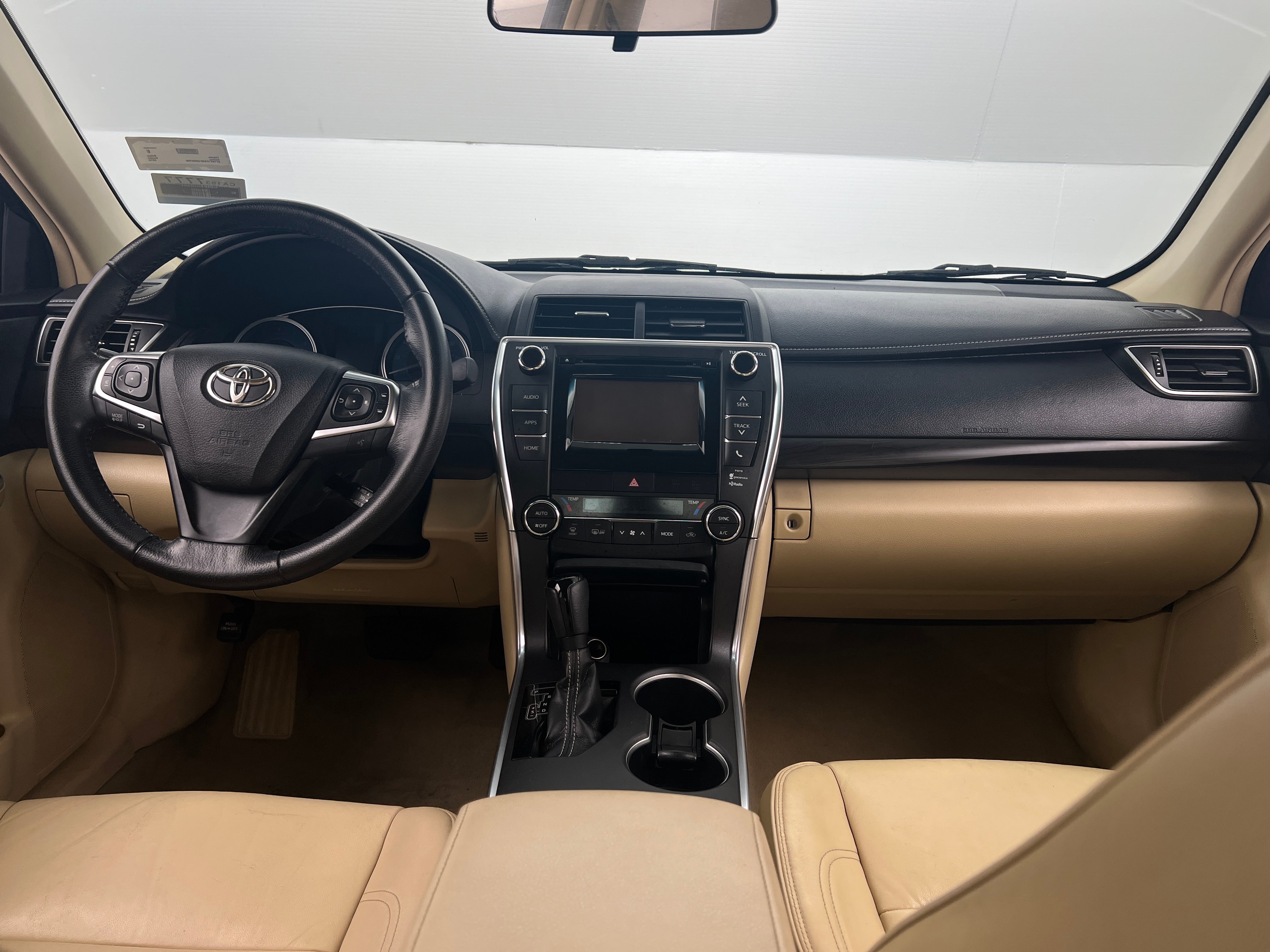 2015 Toyota Camry XLE 3