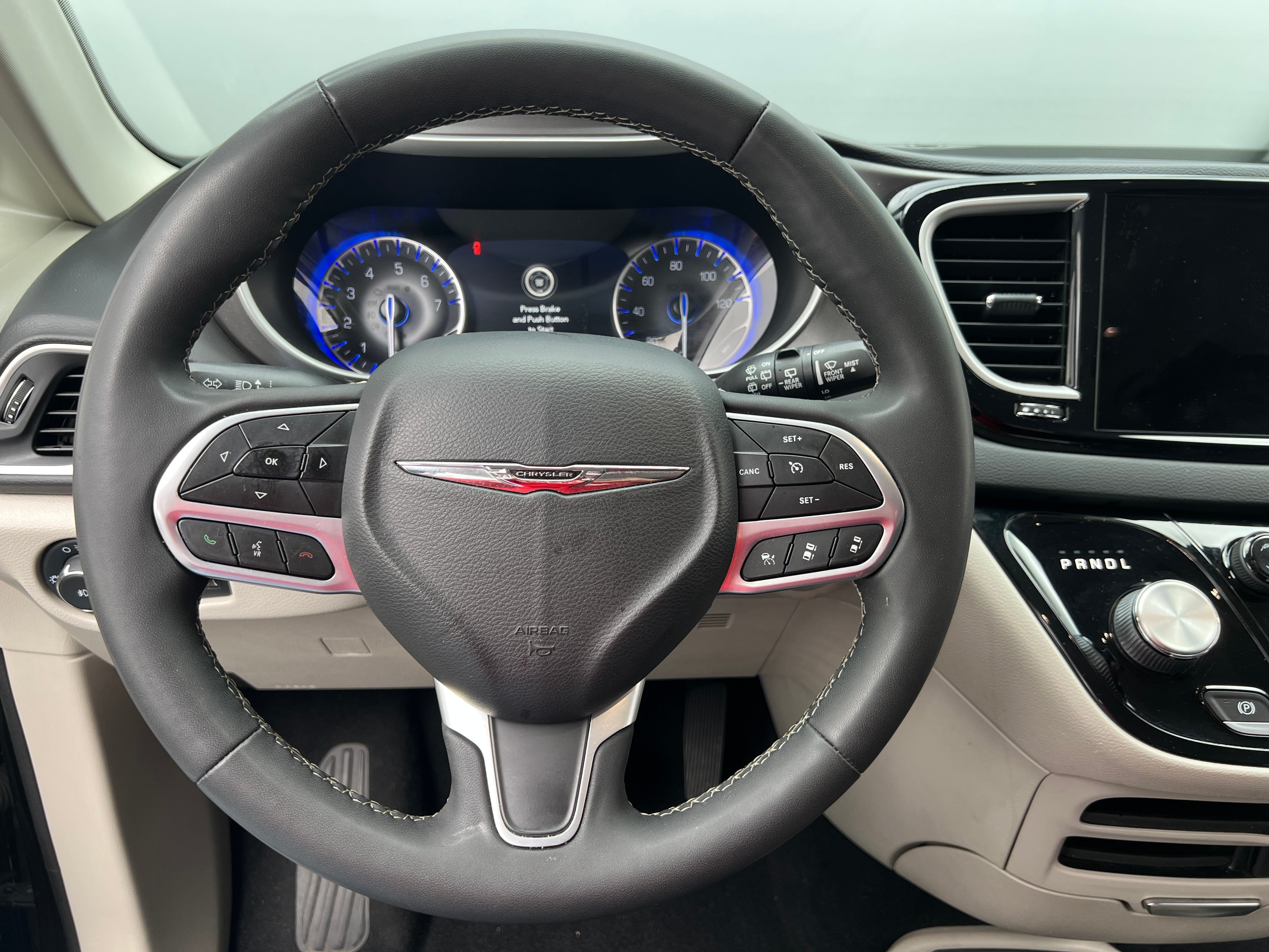 2022 Chrysler Pacifica Touring L 4