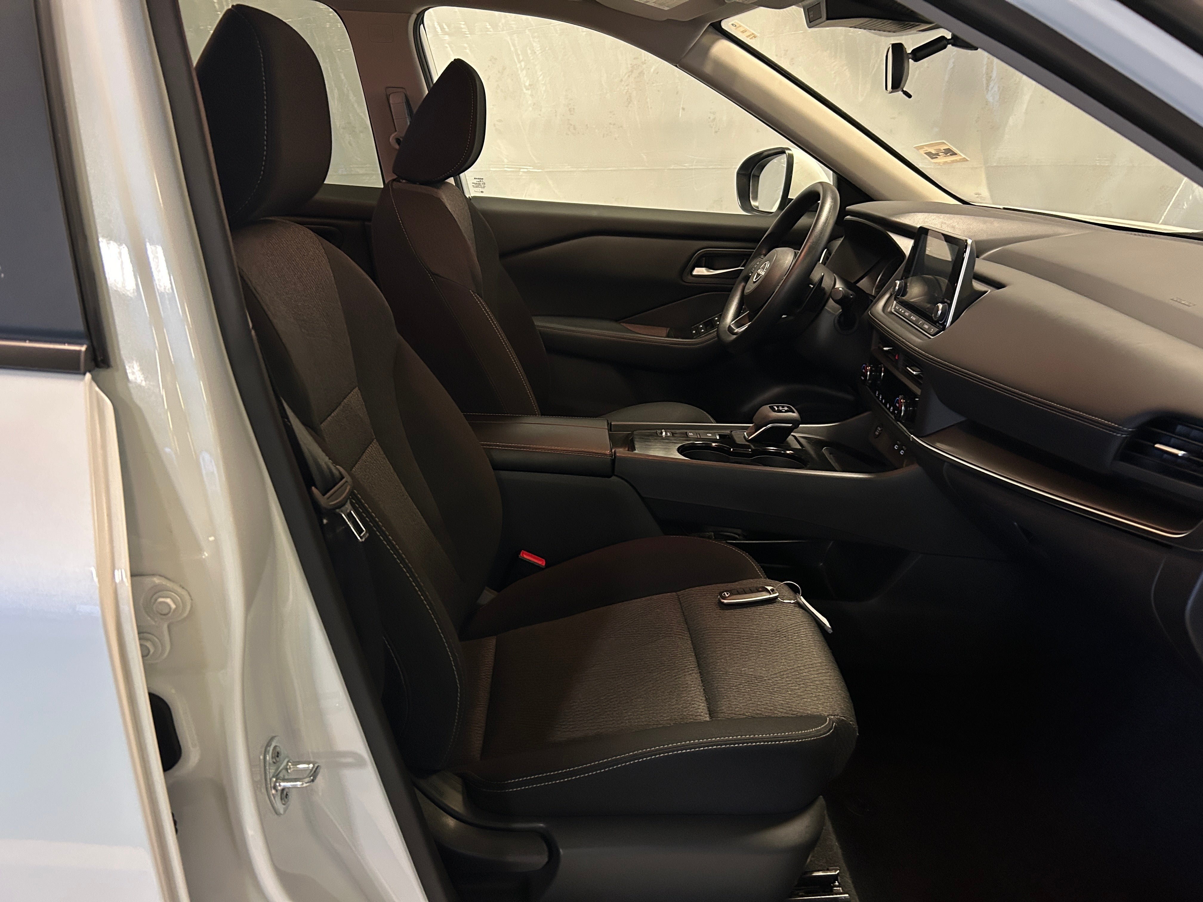 2024 Nissan Rogue SV 2