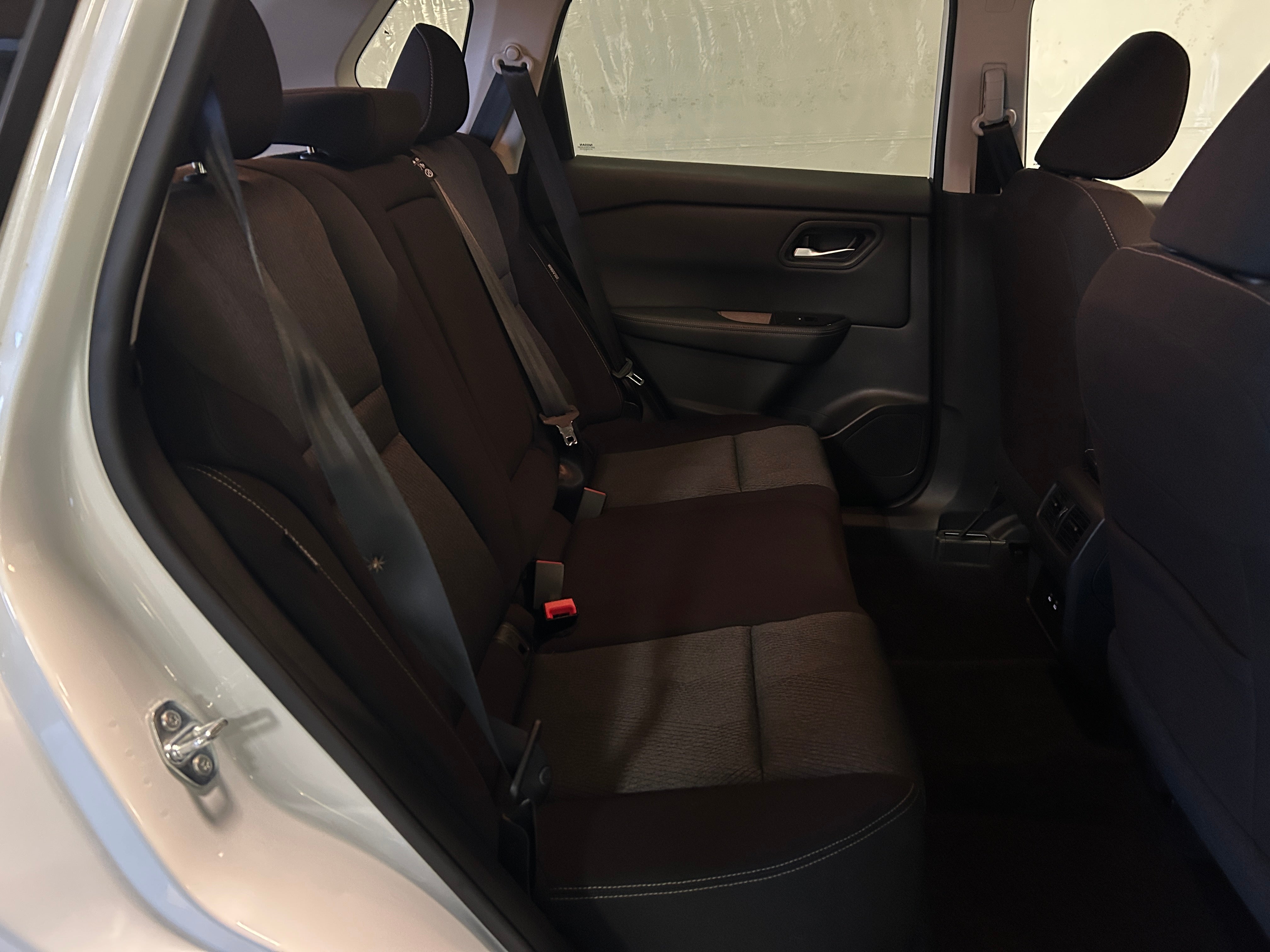 2024 Nissan Rogue SV 6